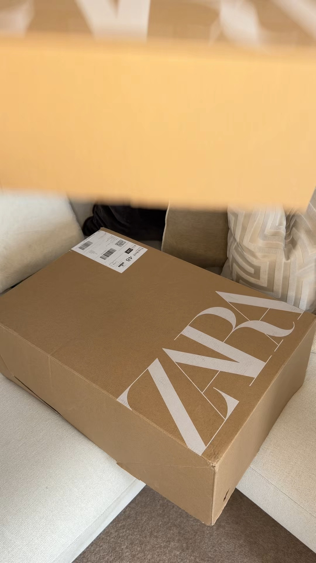 Huge Zara spring haul & unboxing, so many gorgeous new in Zara pieces for spring 2026 at the moment absolutely loving the pastel colours this season. Everything is linked in my LTK in my bio.
#zaraunboxing #zarahaul #zaranewin #fyp #OutfitInspo