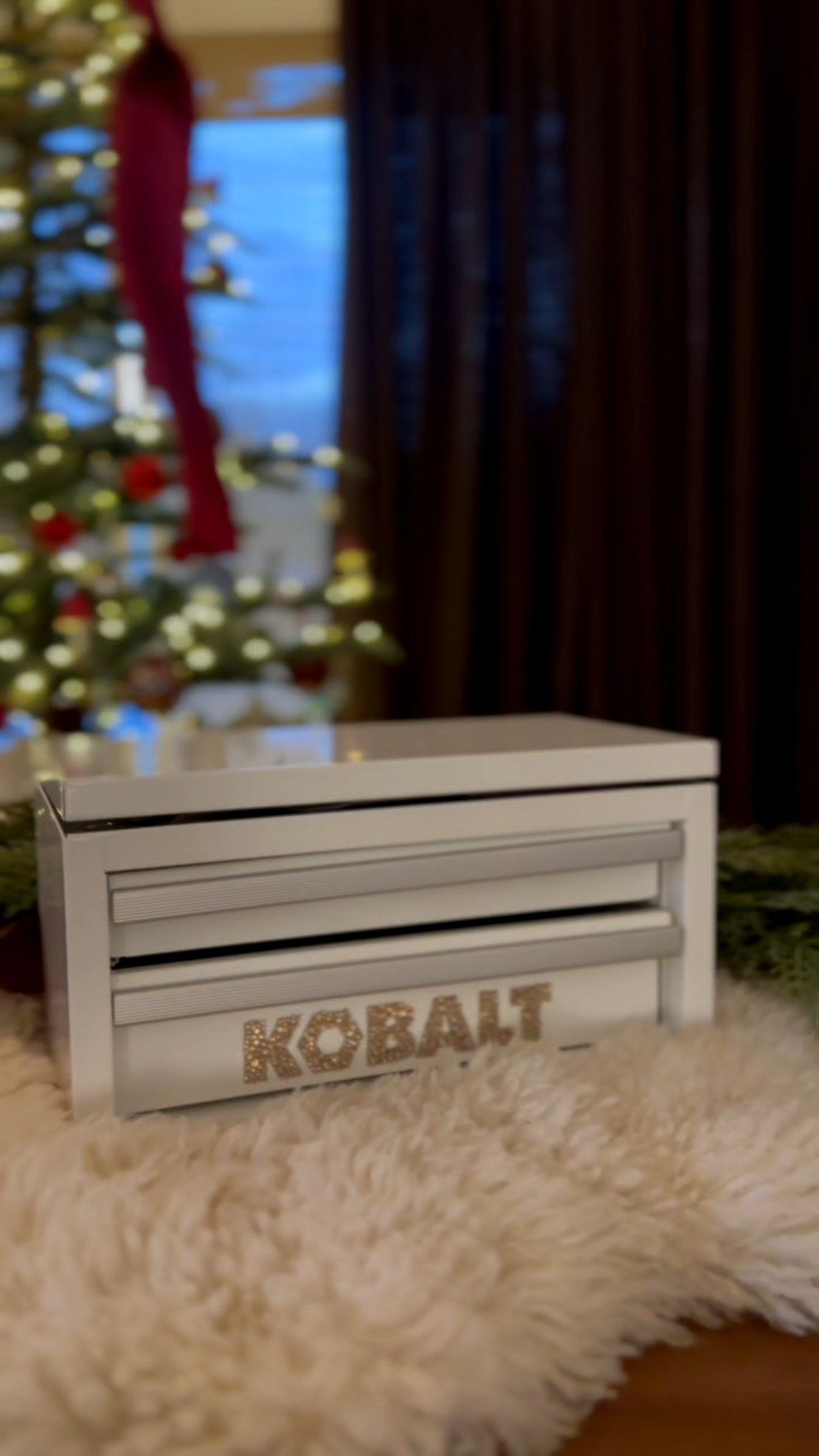 🎶 These are a few of my favorite things 🎶
My viral Lowe’s mini toolbox, but stocked the way I actually use it—everyday DIY must-haves for decorating, fixing, measuring, tying, and tweaking things around the house (yes, garland ties year-round).
Practical can be cute.
#DIYFavorites #MiniToolbox #LoweCreator #kobalttoolbox #CreatorFinds #DIYLife 

#LTKHoliday #LTKFindsUnder50 #LTKHome