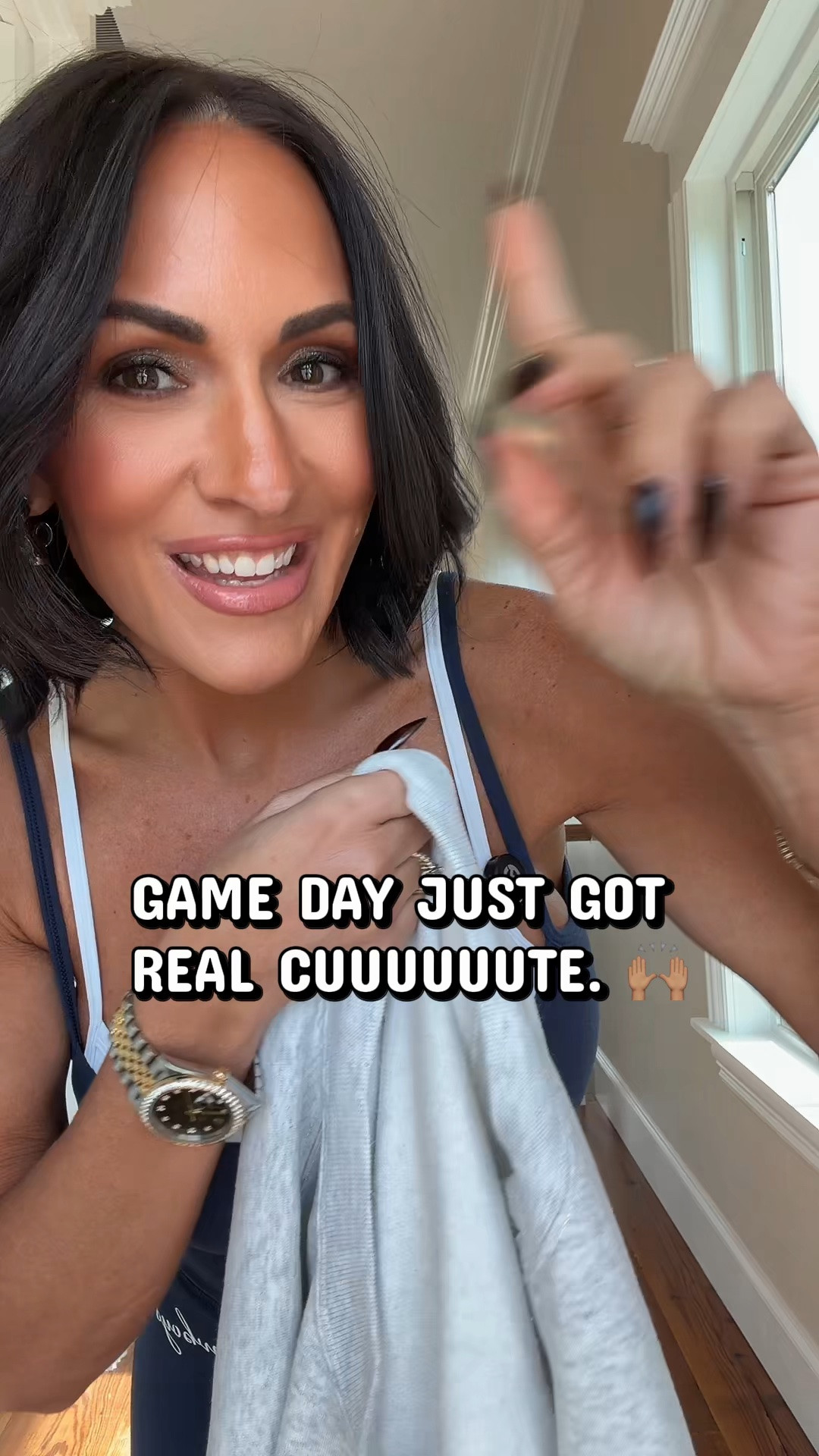 Okayyyy NFL, I see you. 👀🏈 Abercrombie’s new NFL collection is SO good. Obviously we went Cowboys around here 💙 but they have teams across the league and it’s not just your typical game-day stuff. The workout set?! The cozy layers?! I’m already mentally building Sunday outfits around all of it.
