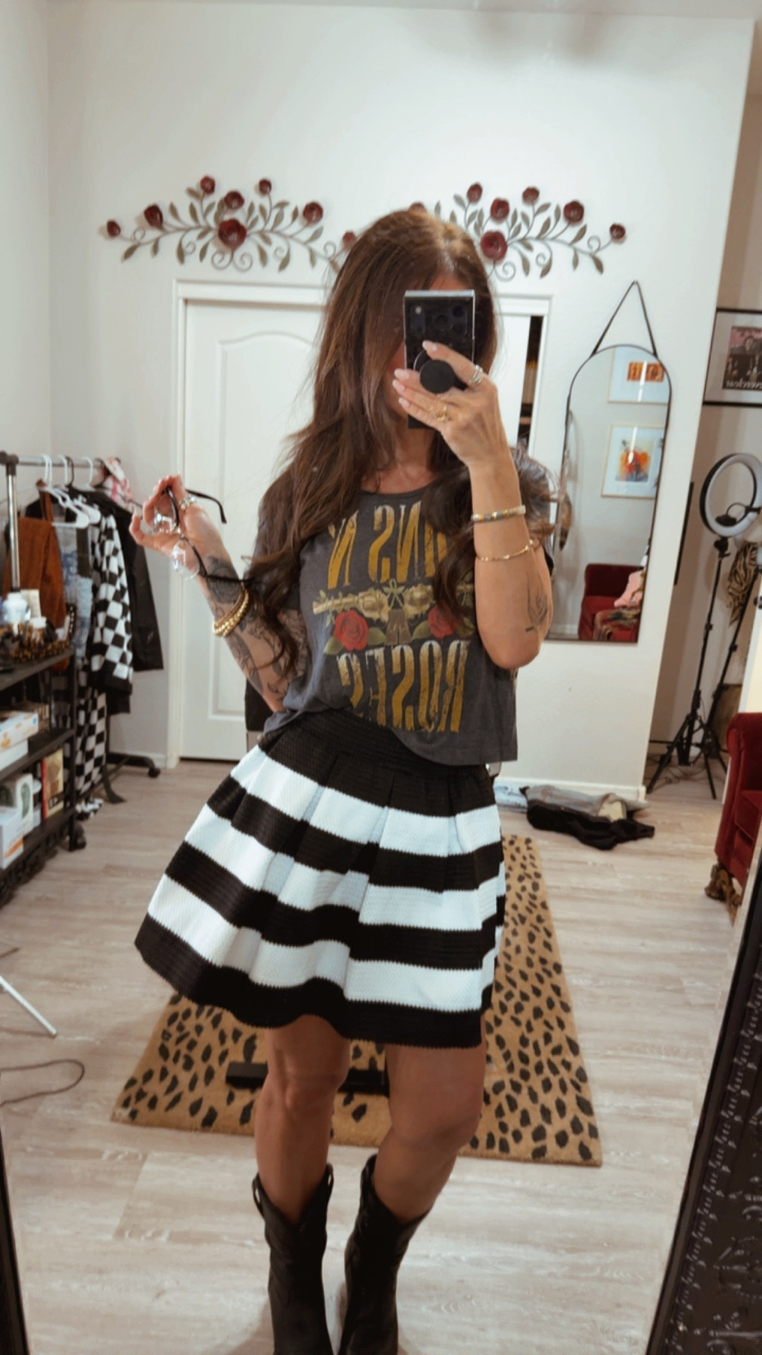 This skirt is perfect for any occasion. It can be dressed up or dress down. I am wearing a size medium, which is my normal size.  

Easter outfit
Spring outfit
Black and white skirt 
Striped skirt
Brunch outfit 
Bridal shower outfit 
@Chicwish 

#LTKootd #LTKWorkwear