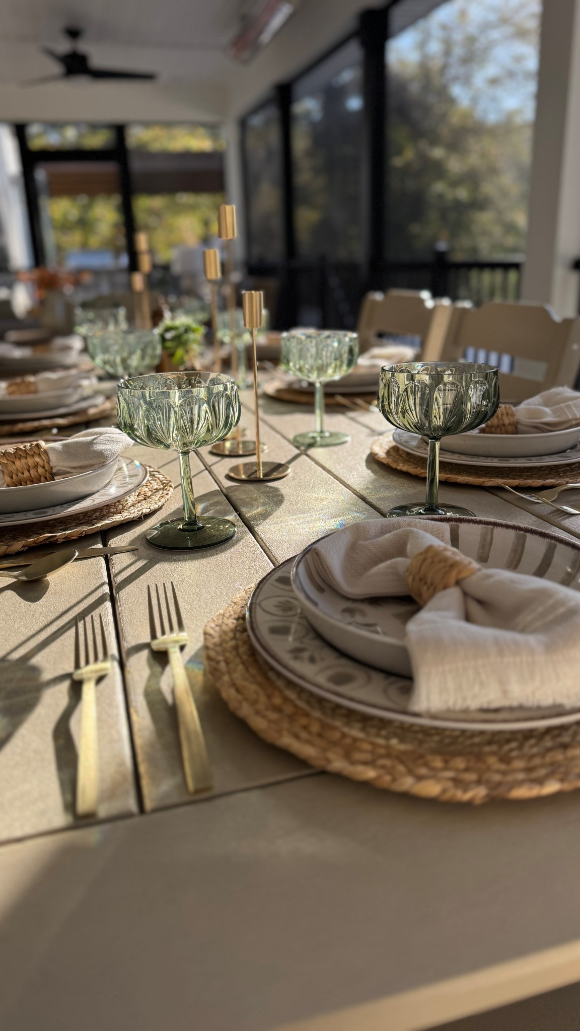 It’s amazing how real these dishes and glasses look! Both are from the Better Homes & Gardens collection, and you’d never guess they’re not glass or melamine . Perfect for outdoor dining or entertaining in style. #WalmartFinds #BetterHomesAndGardens #OutdoorDining