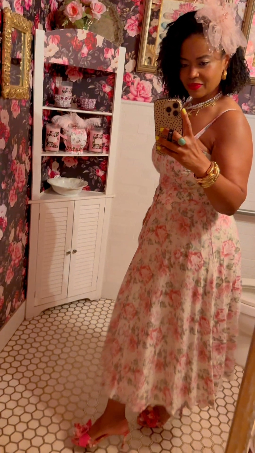 Floral Vibes!! 
Dress- size Large (FTTS) 



#LTKU #LTKootd #LTKMidsize