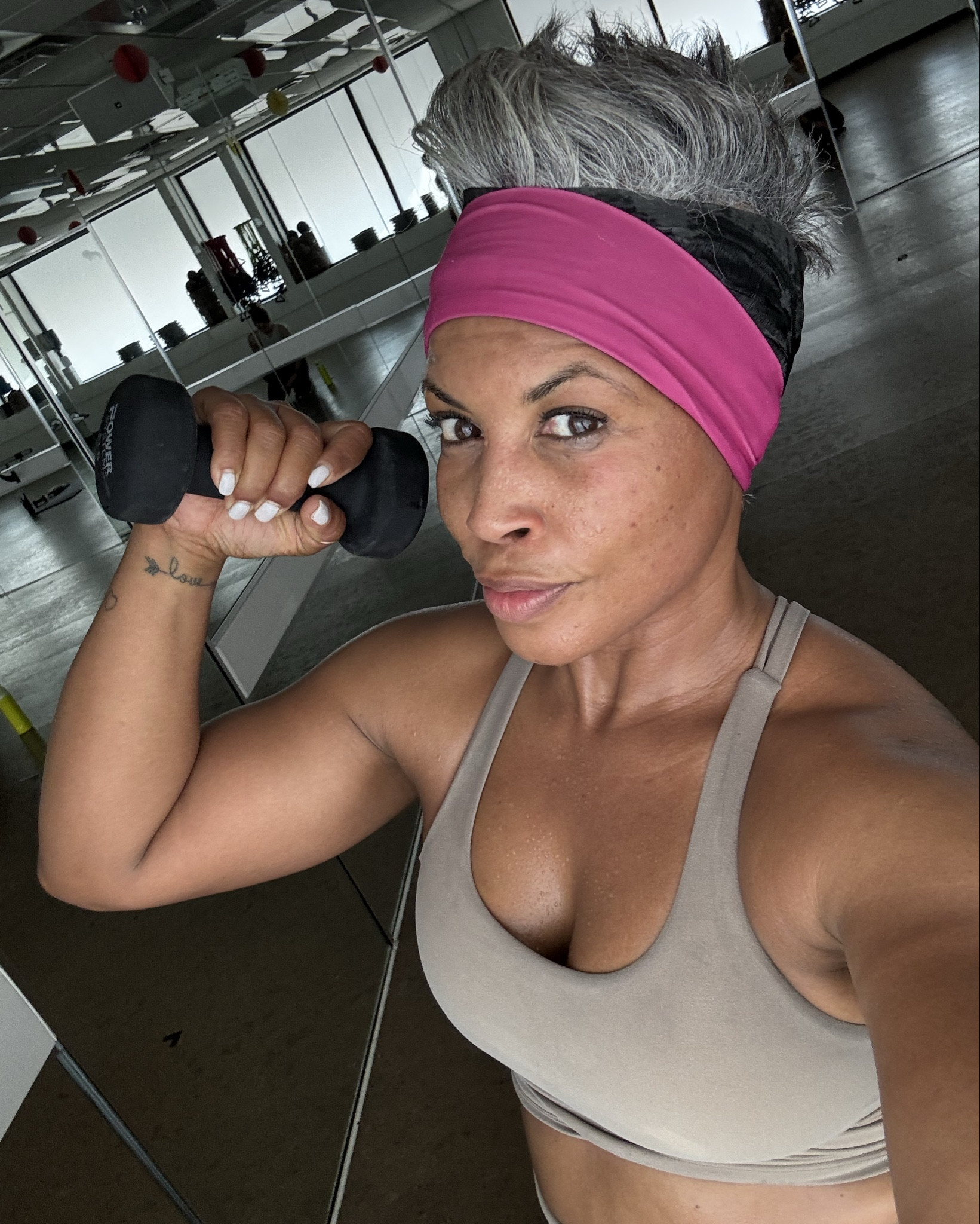 Cold or not, we move—let’s go, tribe! 💪🏽✌🏽

For sizing reference: I'm 5'2 | 150lbs | ftts | wearing a small in everything | size up for looser fit

Disclaimer: some items may be limited availability 😫 but tagging a few similar pieces and linking what’s available! 🫶🏽

#wellness #fitnessgoals #healthygame #healthandwellness #outfitinspo #flyageless #midlife #fashionover40 #stylereel #LTKStyle #ootd #outfitcheck #outfitdetail #fitcheck #fashionover40 #casualchic #fashionreelcreator #silverhair #whattowearnow #greyhair #streetsyle #outiftinspo #autumnfashion #casualchicstyle #amazonfinds

#LTKActive #LTKOver40 #LTKFitness