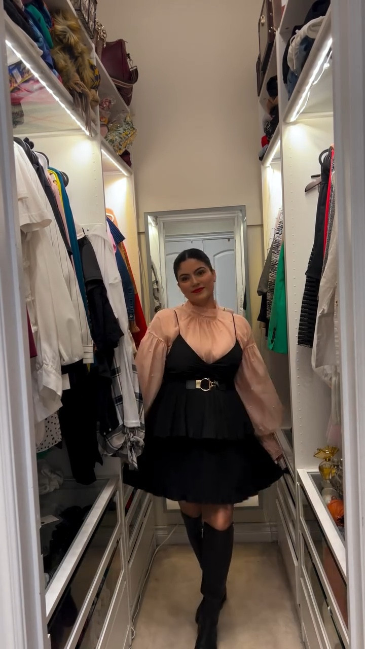 GRWM for a girls night out 👯‍♀️
P.S the sleek bun look is all I’m loving these days 😅

#grwm #grwmreel #grwmoutfit #outfitideas #outfitinspiration #ootn #cuteoutfits #fashionblogger 

#LTKpartywear #LTKstyletip #LTKcanada