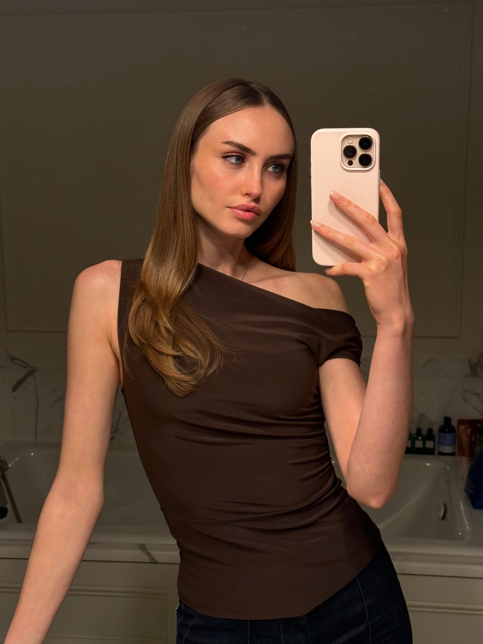Perfect brown tank 

#LTKParties #LTKFindsUnder100 #LTKStyleTip