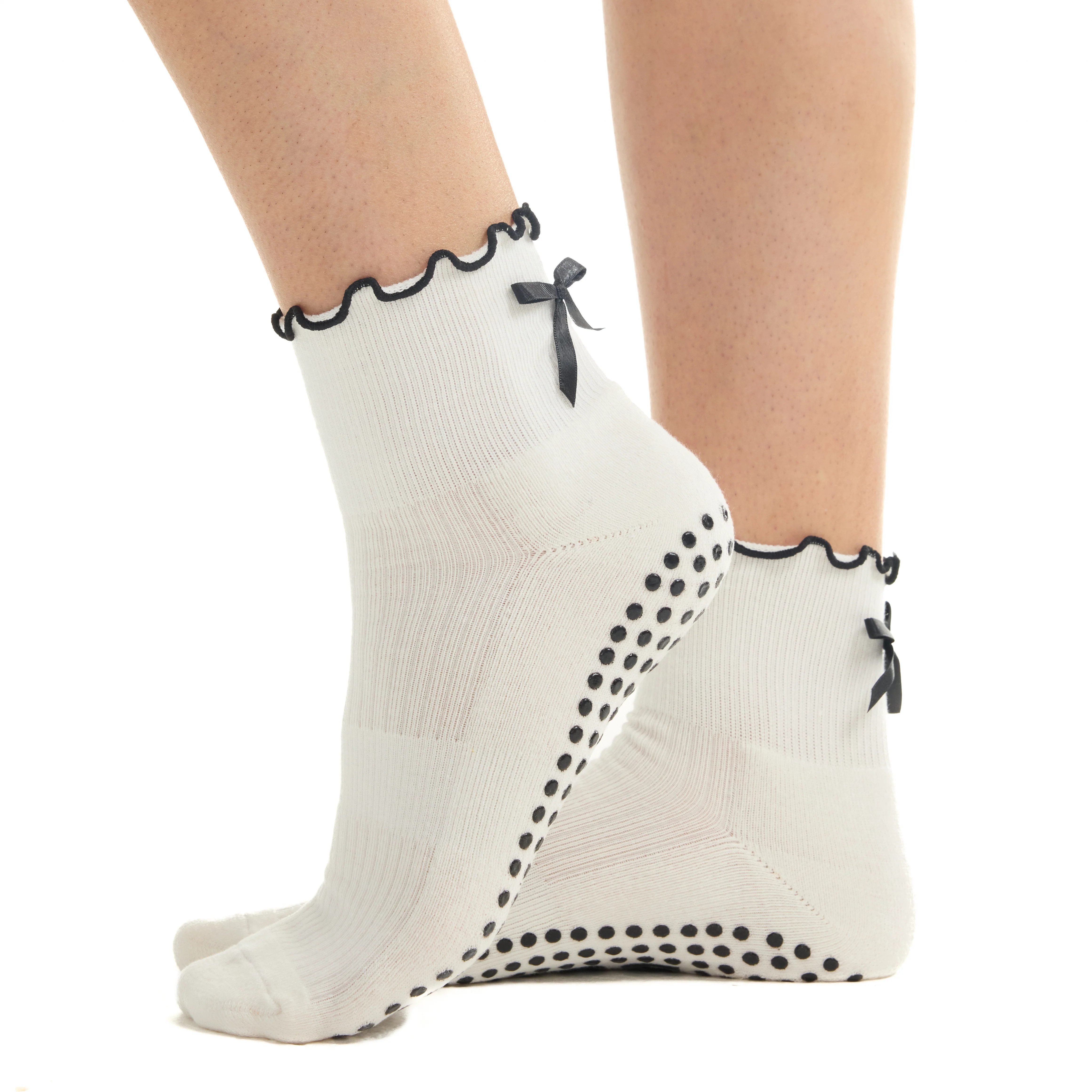 Ruffle Bow Grip Socks | Souls.