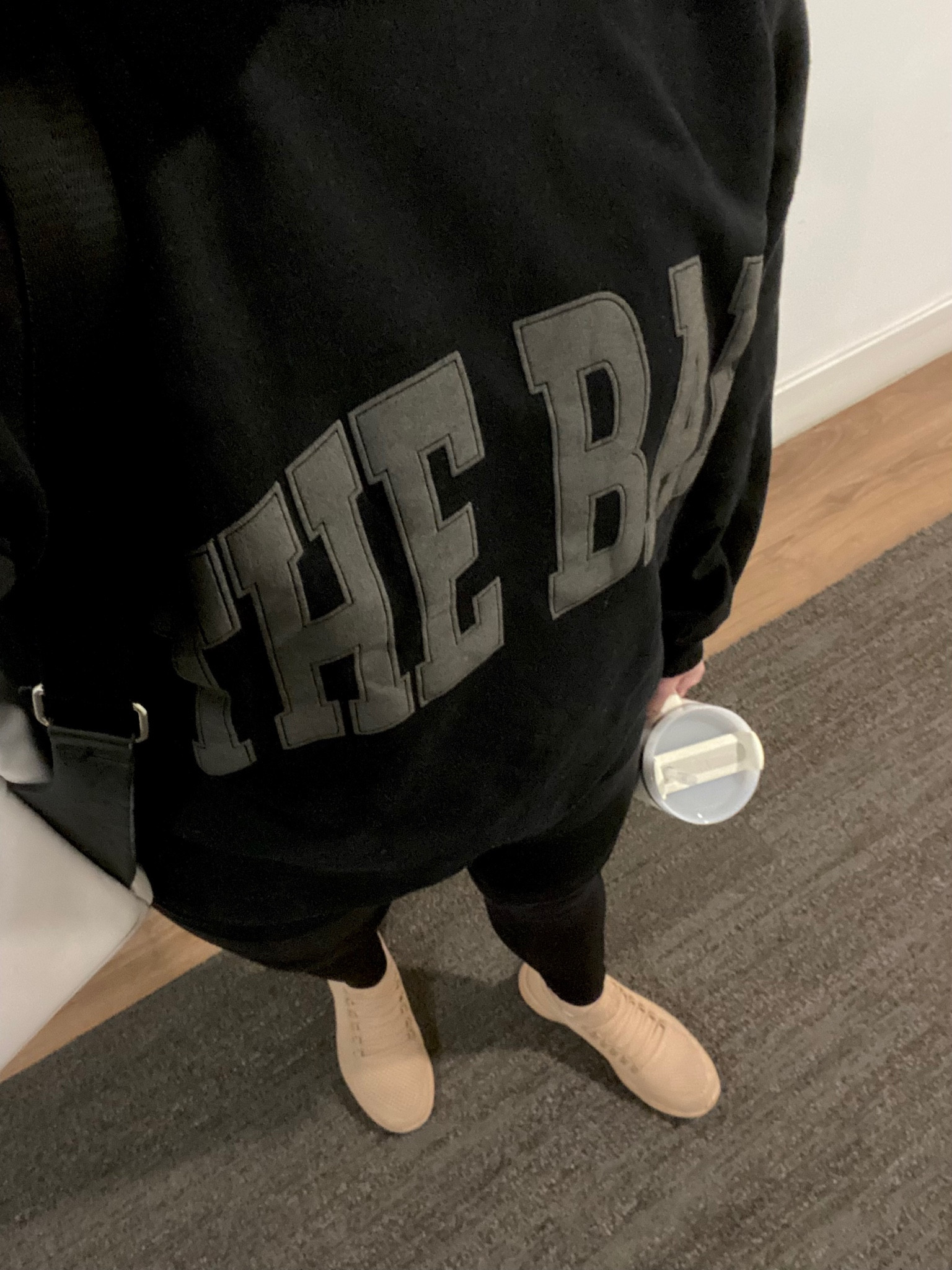 Last night’s gym outfit: The Bar sweatshirt, APLs, Stanley cup, and Alo leggings!

#LTKfit