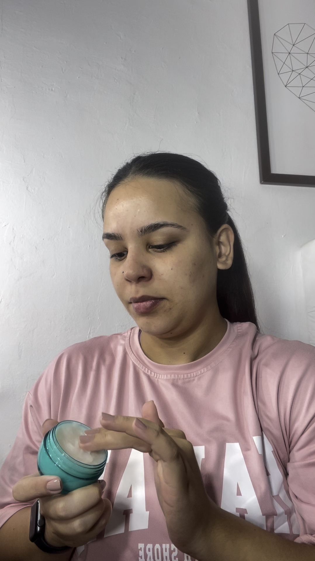 SHRP: Creme de proteína vegana, é um tratamento sem enxágue desenvolvido especialmente para cabelos frágeis e quimicamente danificados. 

Formulado com Proteína do trigo, Pantenol e Extrato de Alecrim. 

•age reforçando a estrutura capilar.
• mantendo a hidratação.
• selando os fios.

#LTKdicadeestilo #LTKbeleza #LTKbrasil