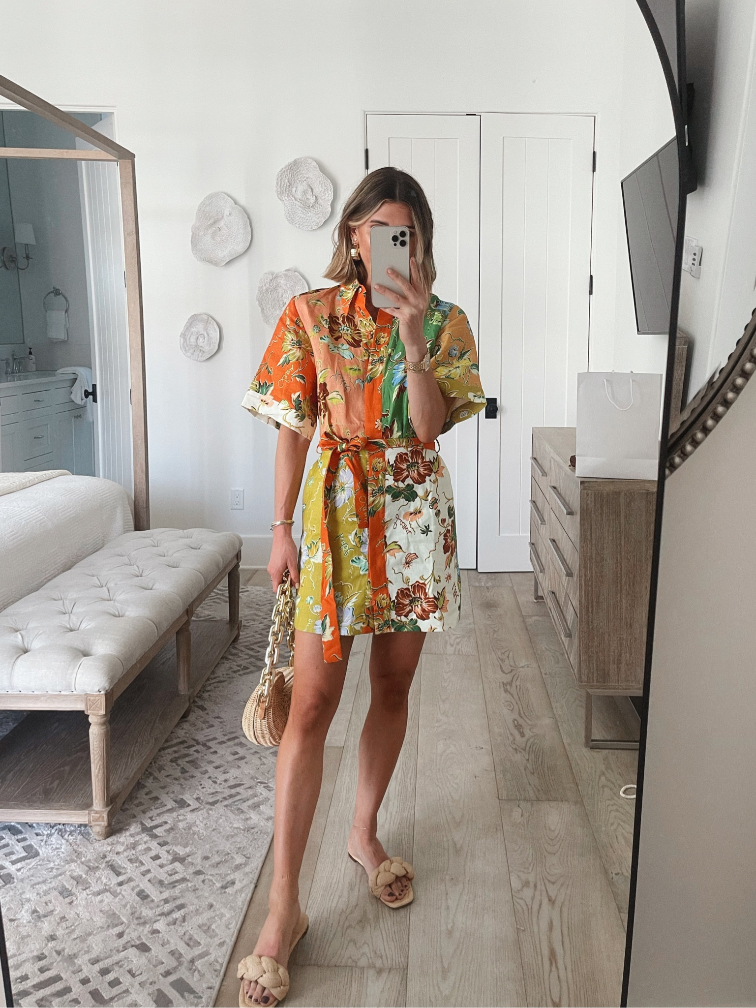 Spring dress fits tts wearing size 2 size small