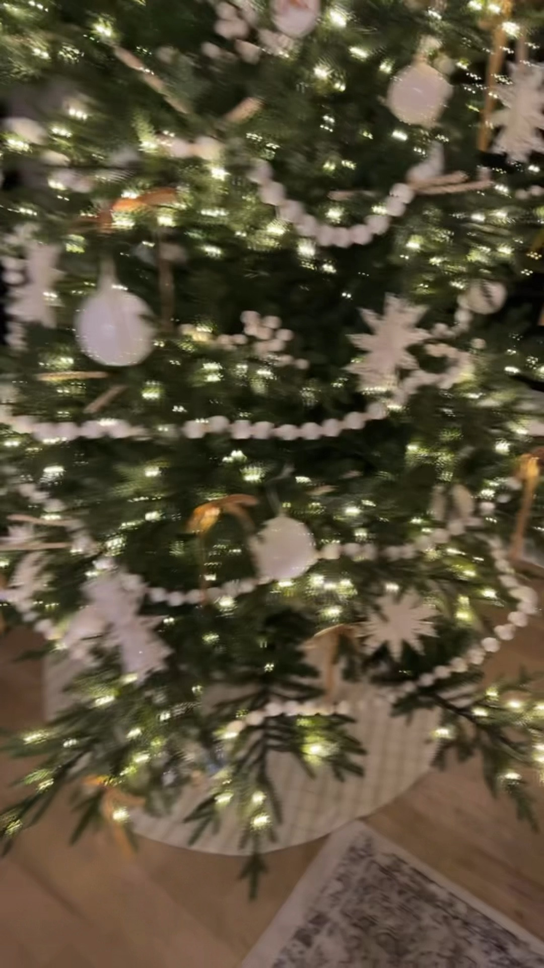 magnetic snowflake ornaments

#LTKHoliday #LTKSeasonal #LTKHome