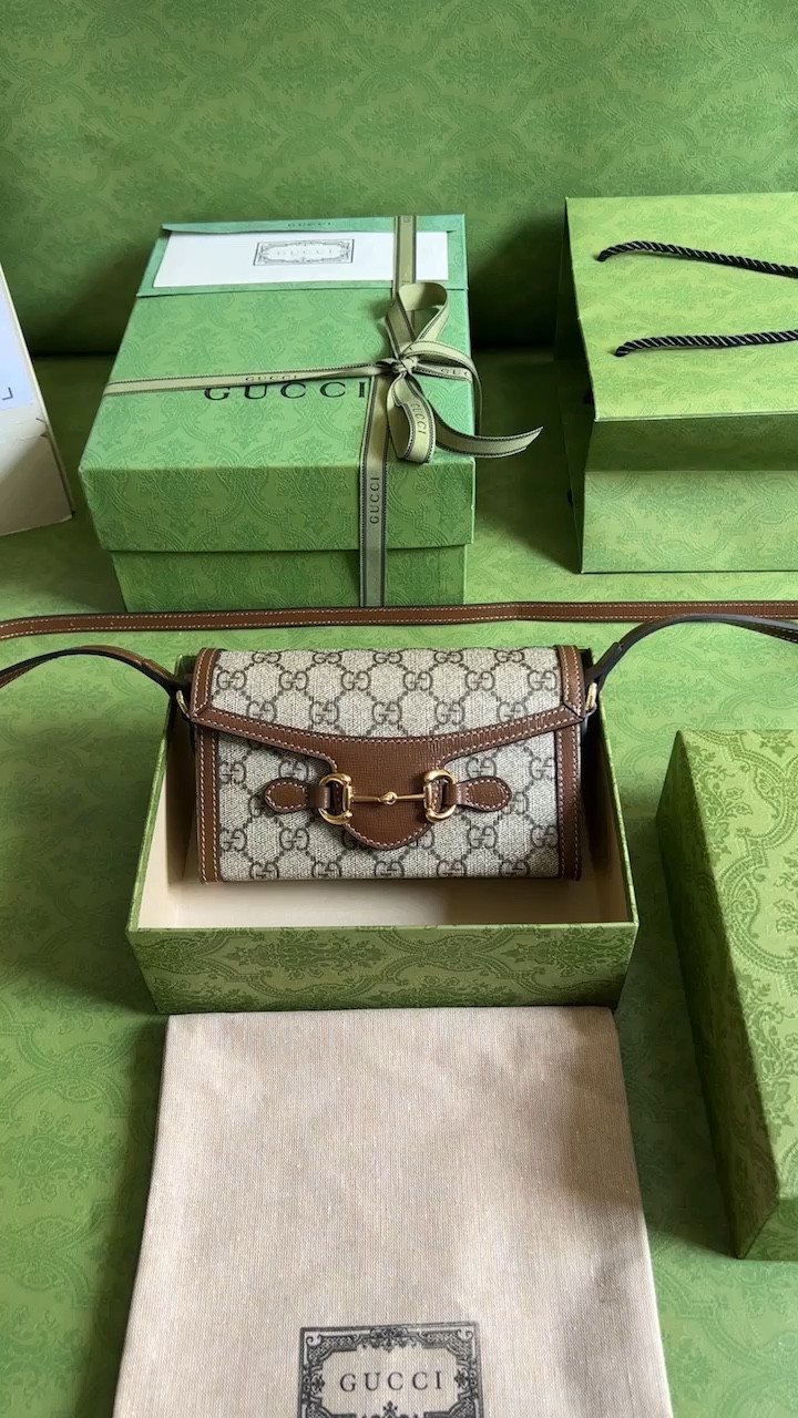 Gucci 1995 horsebit mini Crossbody Bag  Luxury Wallet Designer Shoulder Bag Fashion handbags Womens Style

bag.luxufy.us｜DHgate Luxury ｜DHgate Finds｜DHgate Bag｜DHgate Shoulder bag | DHgate Crossbody Bag | DHgate Purses #LTKGiftGuide 

#LTKitbag #LTKFind #LTKSeasonal