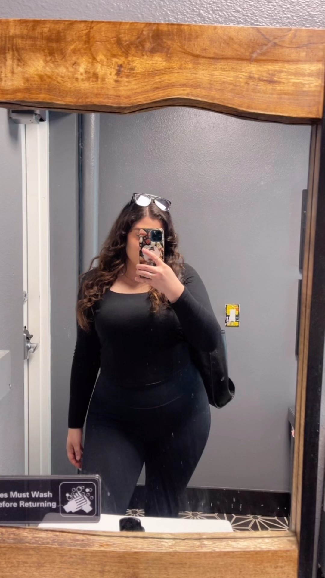 My favorite long sleeve coming through for a full day of events 🤞🏻
Top : target XL
Workout leggings: Fashion Nova XL

#LTKTall #LTKActive #LTKootd