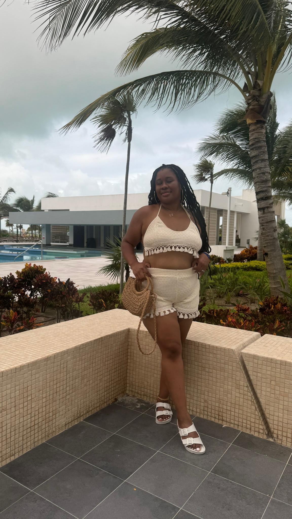 The best sunscreen stick I’ve encountered to date! I have one in my gym bag, another in my purse and traveled with one for all of my trips including Mexico last year ⬇️

✅Affordable 
✅spf 50+ 
✅no white cast 
✅applies easily over makeup 
✅Korean skincare with a glowy finish 
✅travel friendly 

🔗comment LINK and I’ll send this one directly to your inbox! 

#intimatewithjackie #sunscreen #sunscreensticks @abib.global #abibsunstick #sunsticks #blackgirlskincare #blackgirls #travelskincare