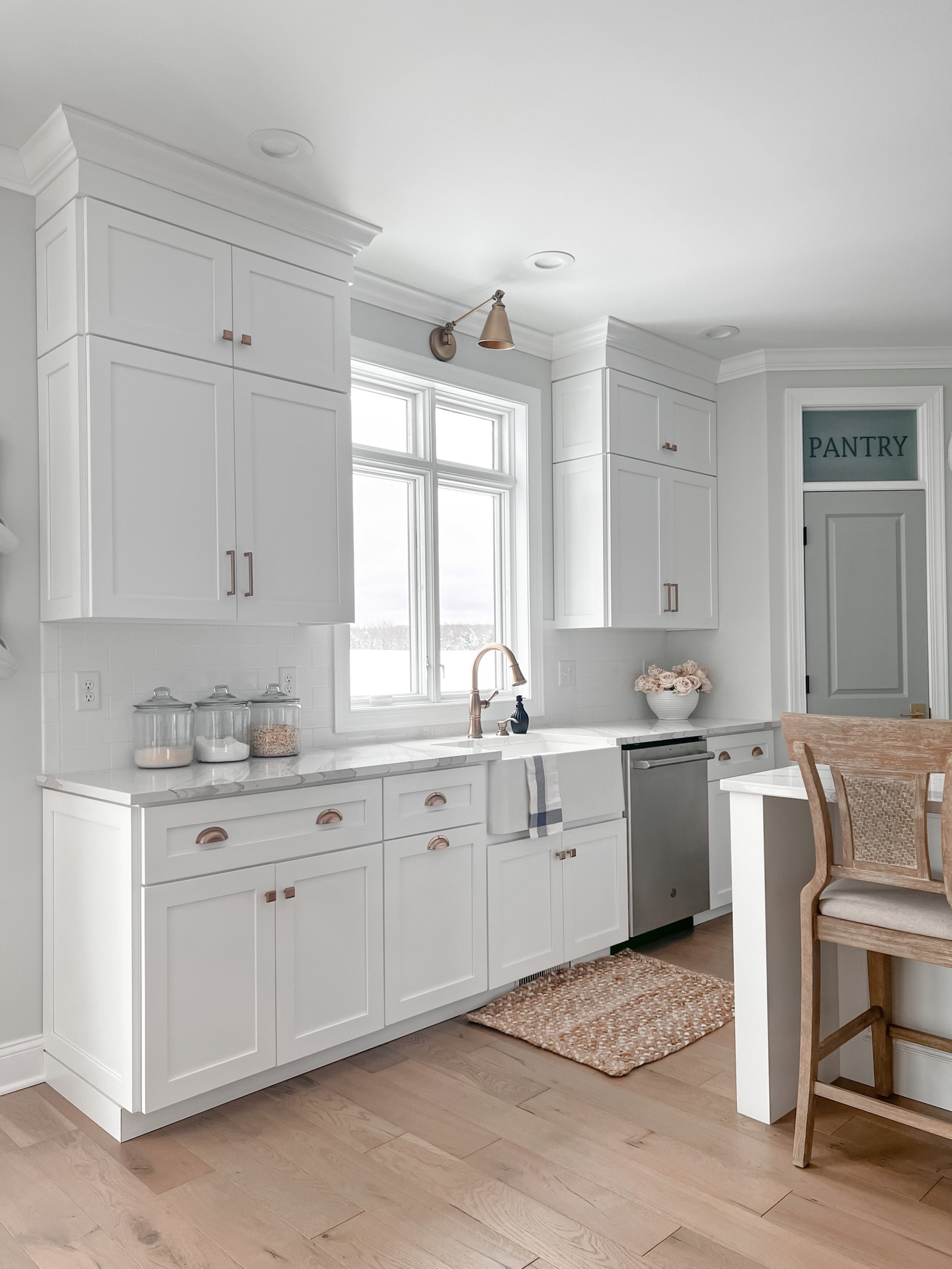 I received this beautiful rug from @serenaandlily! The Spring Design Event is in full bloom and they’re offering 20% off of everything by using the code SPRING! 