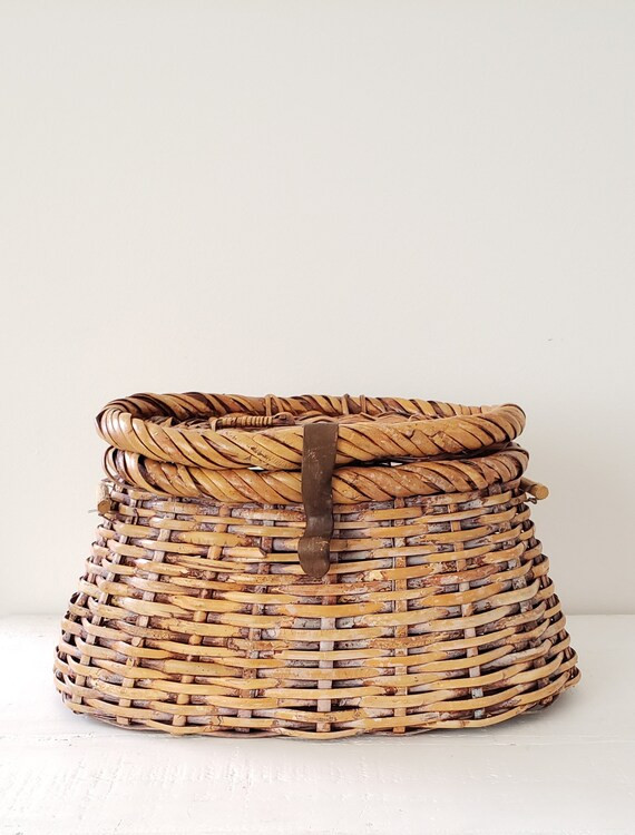 Read the full title
    Vintage Creel Wicker Basket | Etsy (US)