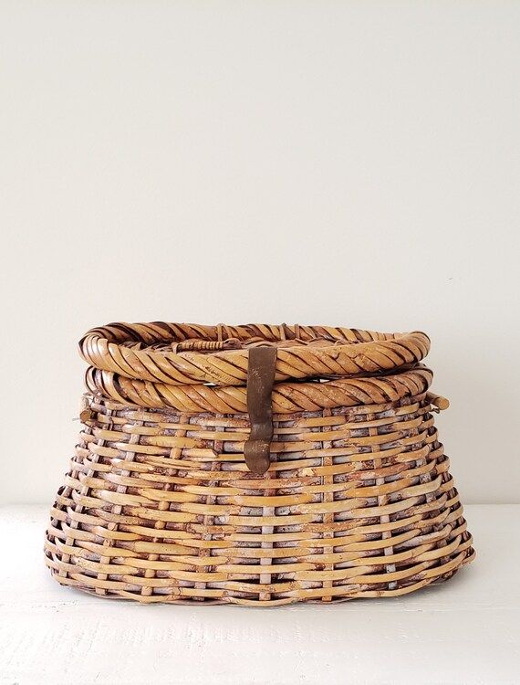 Read the full title
    Vintage Creel Wicker Basket | Etsy (US)