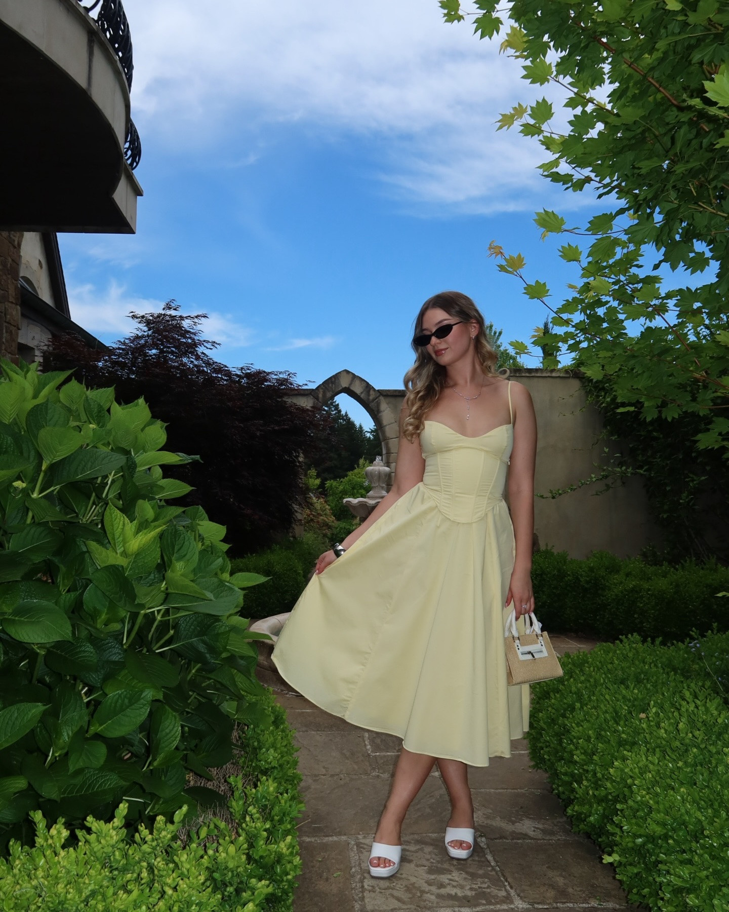 Once upon a time 💛

Dress from baby book called “MARIELLA MIDI DRESS - LEMON”

#babyboo #yellowdress #weddingguestdress #ltksummerstyle