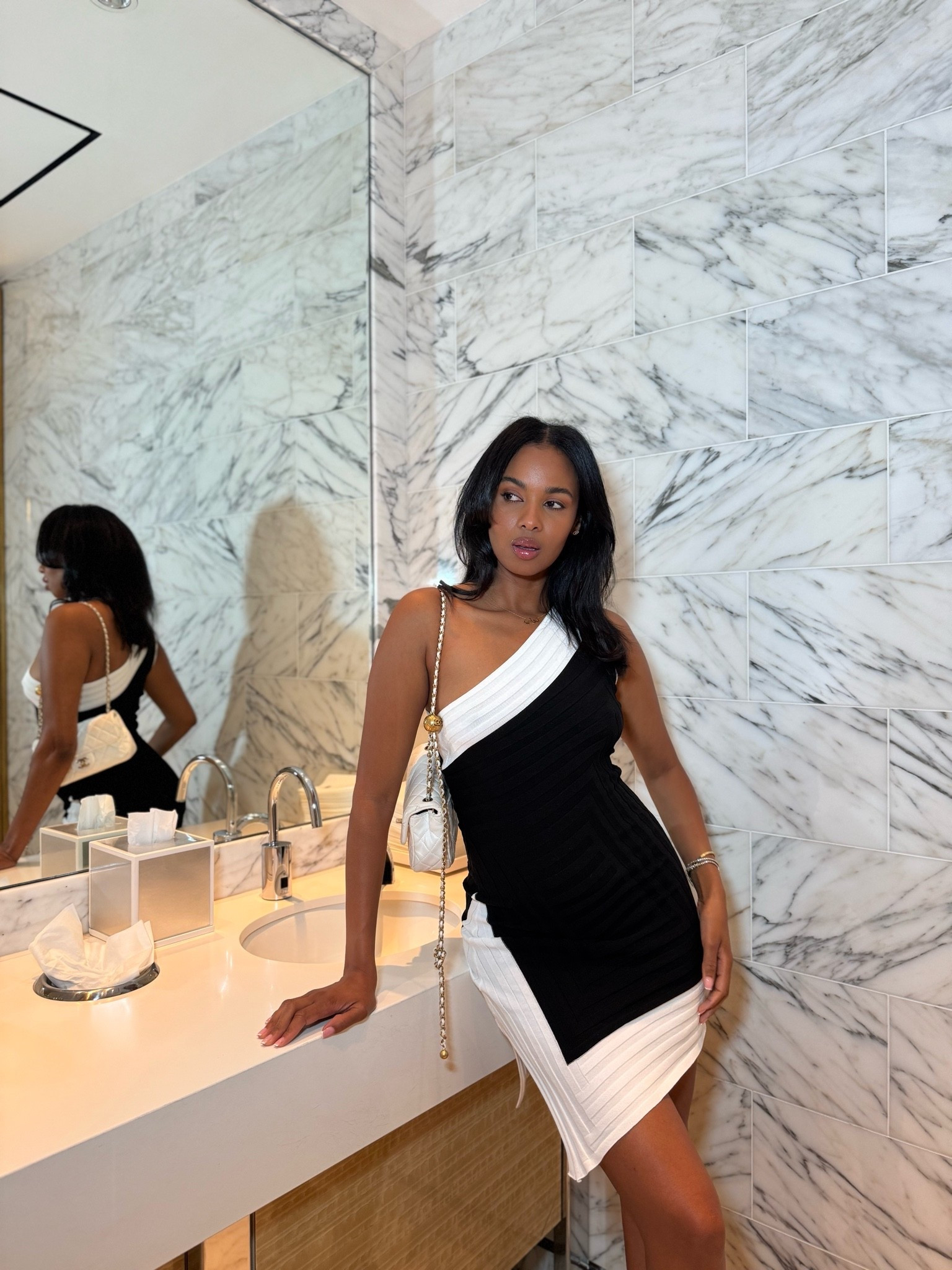 LBD 🖤🤍

#LTKootd #LTKTravel