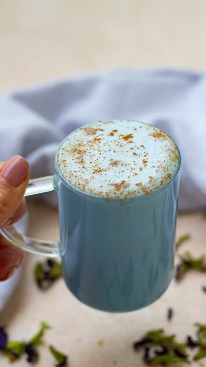 Sip on magic with this Enchanting Blue Matcha Latte!

Get the full recipe 👇🏼
- https://foodpluswords.com/blue-matcha-latte/
- OR search “Food Plus Words Blue Matcha Latte” on Google