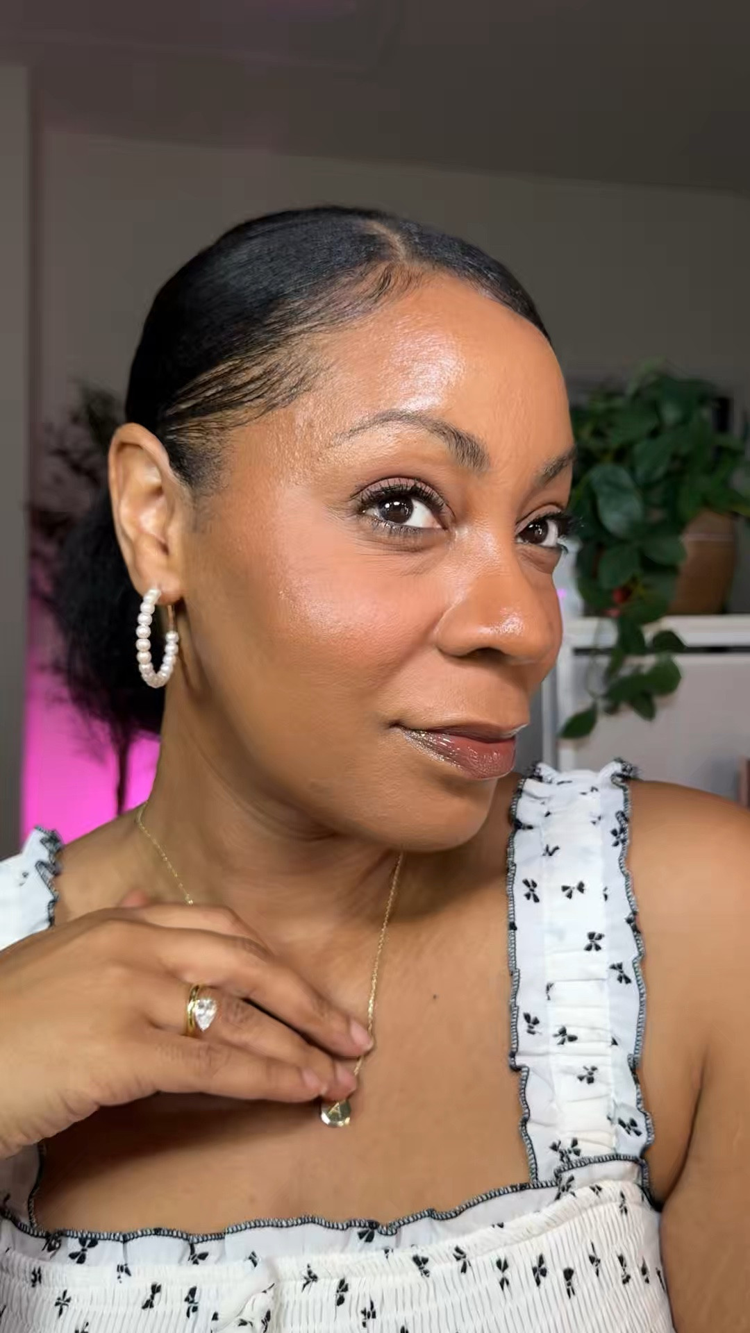 Foundation and concealer shade caramel
Blush in Cutie + Ciao
Skin enhancer In dark 
Powder bronzer in portofino 
Lip liner in cork 
Lipstick in signature move 
Lipgloss in quality
Setting powder in pink

#LTKgrwm #LTKBeauty