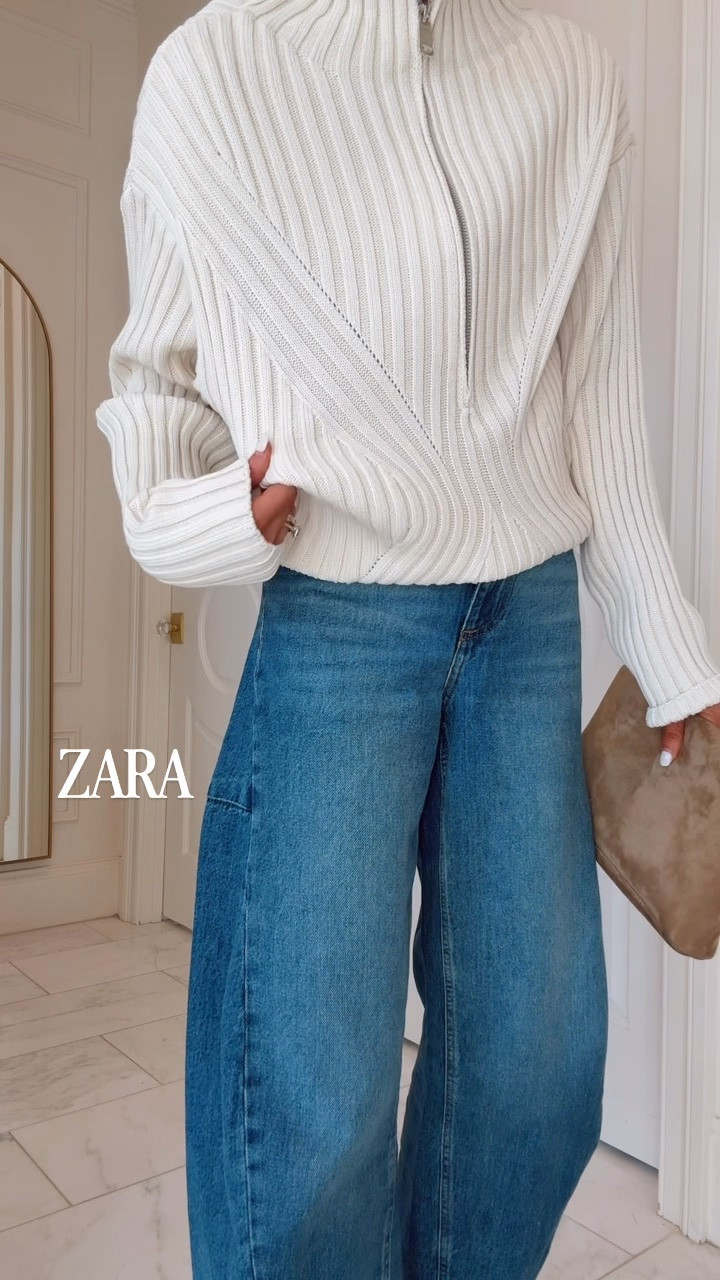 This is such a great layering sweater for fall under $70! I’m 5’7 wearing size small in the sweater and 2 in the jeans, run tts.