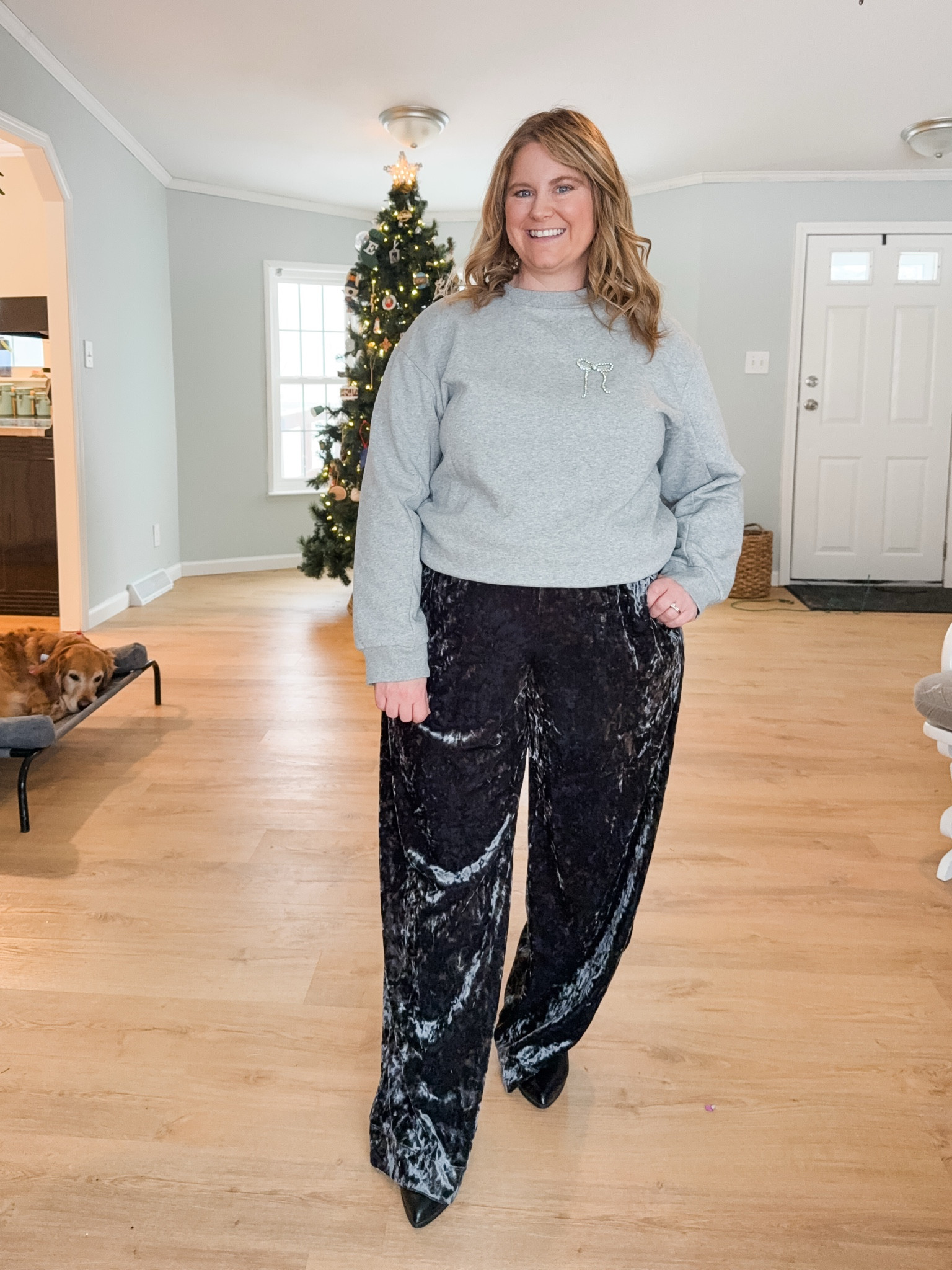 Wearing an XL in the sweatshirt and pants (pants are too long on me but would be great if you’re 5’3 or taller!)

#LTKMidsize #LTKSeasonal #LTKHoliday
