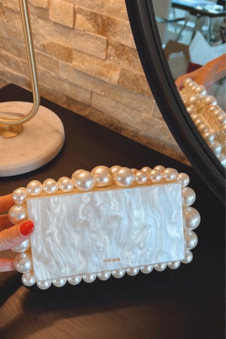 Gorgeous clutch , perfect for the holidays or events 


#LTKstyletip #LTKitbag