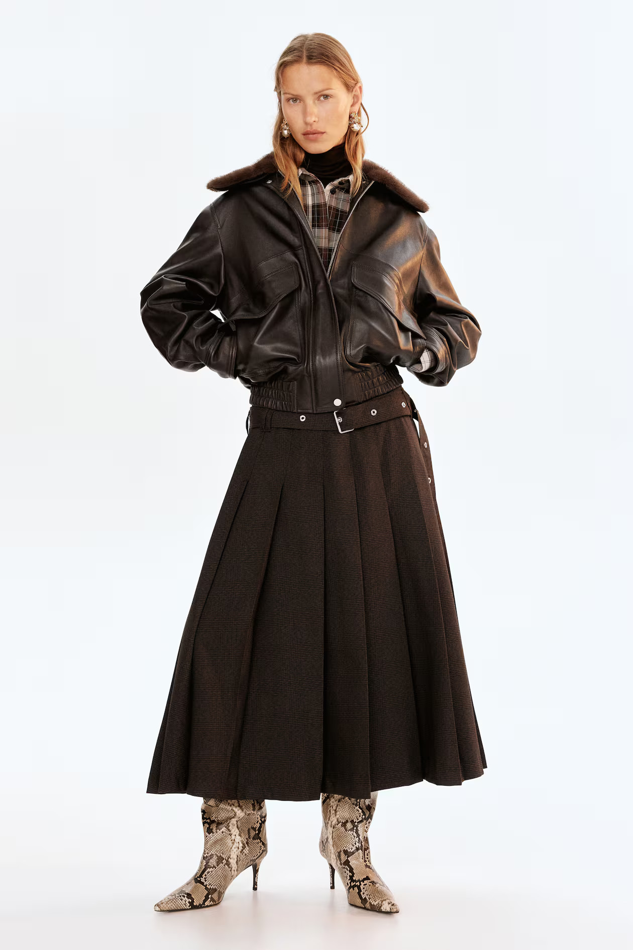 Plissierter Rock mit Gürtel | H&M (DE, AT, CH, NL, FI)