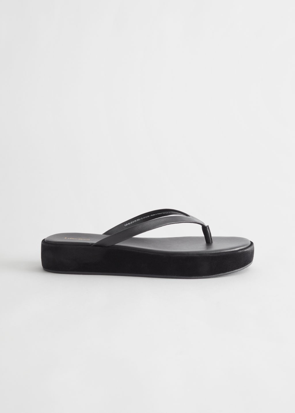 Chunky Flip Flop Sandals - Black | & Other Stories US