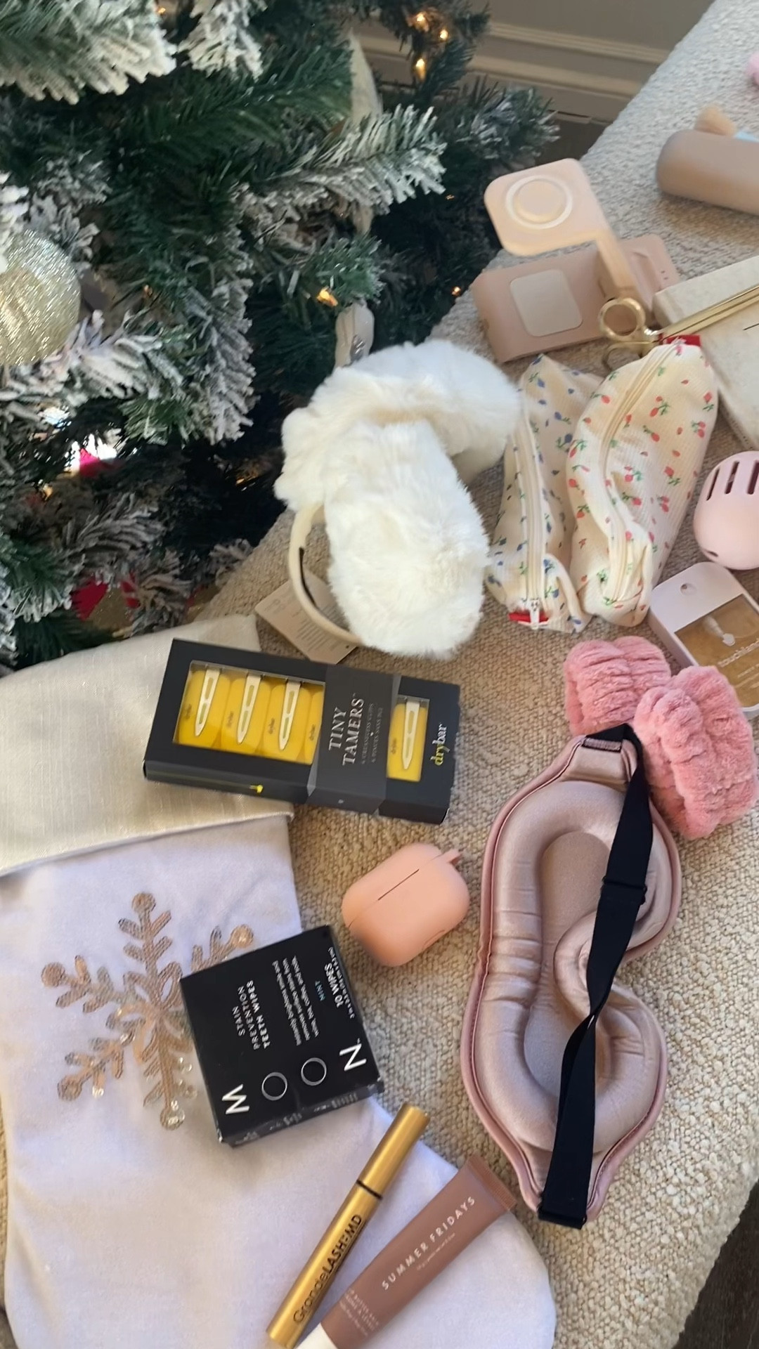 Amazon gift ideas

Amazon must haves, amazon gadgets, amazon gifts, amazon stocking stuffers, affordable amazon gifts, affordable Christmas gifts, affordable holiday gifts

#LTKGiftGuide #LTKbeauty #LTKHoliday