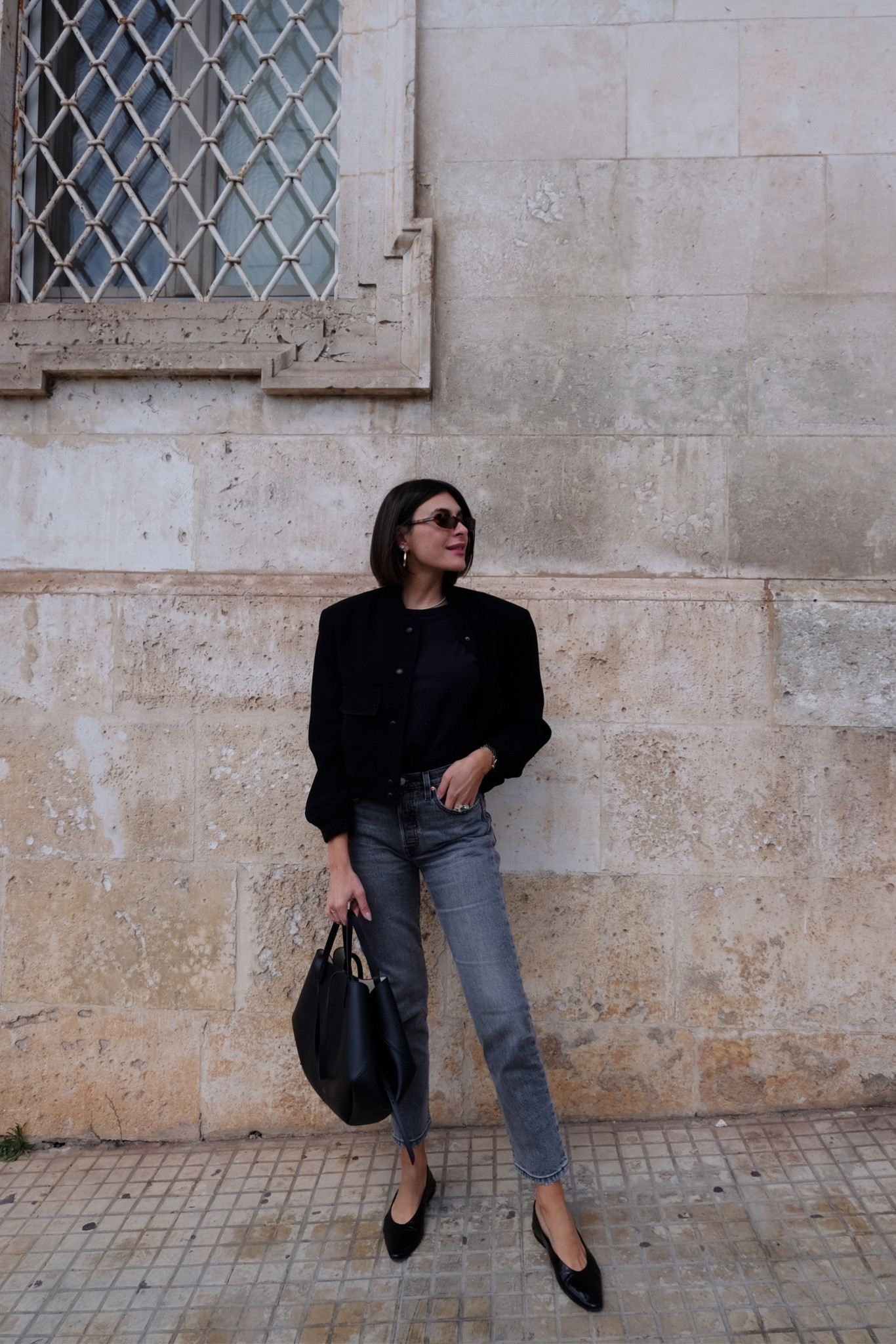 Outfit Levi’s jeans and ballet flats 🖤

outfit inspiration, spring fashion, COS, white tshirt, Levi’s 501 jeans, & other stories, black pointed ballet flats, sling back flat shoes, Polene, Vestiaire collective, cropped leather jacket, linen spring jacket, Amazon, Italy. 

#LTKfit #LTKSeasonal #LTKeurope