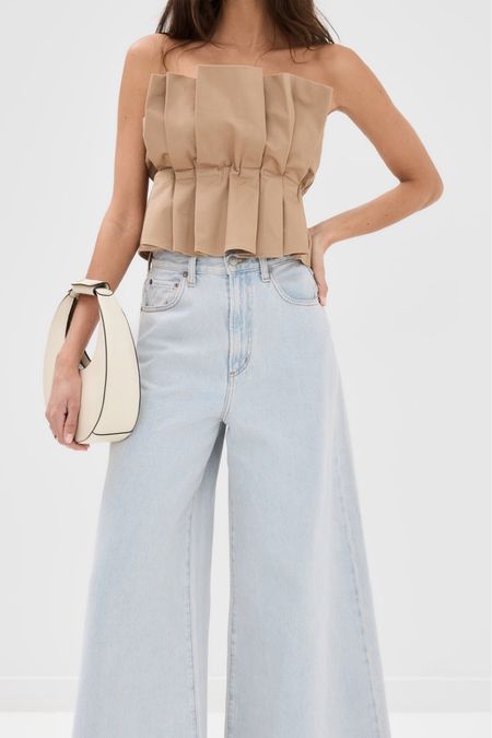 Strapless top
Jeans 
Summer outfit 
Summer top
Vacation outfit
Vacation 
Date night outfit
#Itkseasonal
#Itkover40
#Itku
Amazon 
Amazon Fashion 
Amazon finds

#LTKFindsUnder50