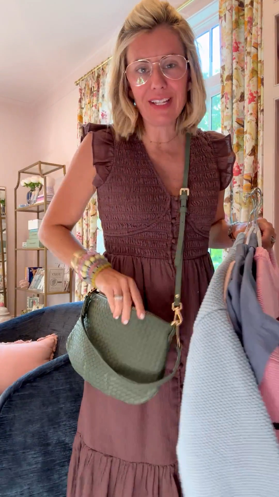 Full calendar & your closet still needs to make sense, right? A couple dresses, a matching set, two sweaters, one great bag… and suddenly you’ve got outfits for vacation, date night, errands, brunch, special events, and all the in between. Affordable pieces (all but the bag under $100) that don’t just get worn… they get styled. 

Brown dress- xs
Pink dress- s
set - xs top, small pants
Stripe sweater & cardigan- xs
Small bag
8 shoes

@quince 

 #quincepartner