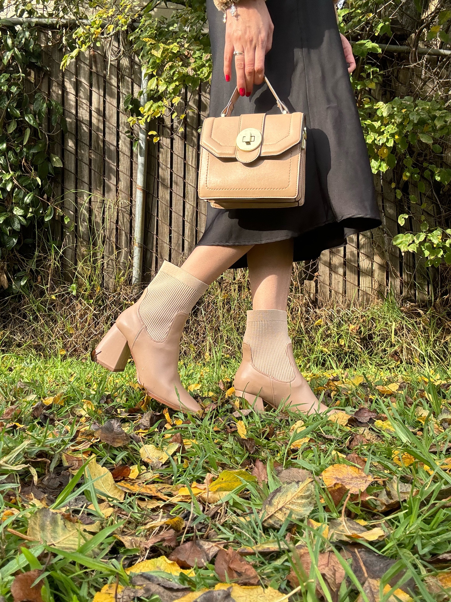 Arromic Botines para mujer, con punta cuadrada, con tacón alto grueso, elásticos, ligeros, cómodos, fáciles de poner, para mujer.
Size :8
El size es correcto 
Disponible en 3 colores 

#LTKfindsunder50 #LTKSeasonal #LTKstyletip