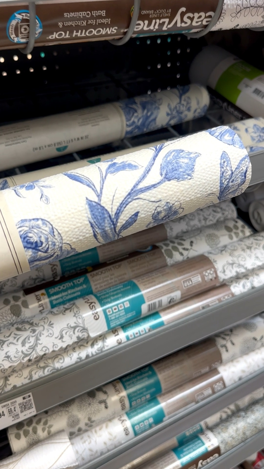 I found the cutest non-adhesive shelf liner!

The blue floral pattern is so fresh and classic. 

This would be great in kitchen drawers, pantry shelves, bathroom drawers or even dresser drawers and closet. 

It comes in 2 different lengths and widths. 

cottage style • home decor • kitchen organization • Walmart • Pioneer Woman