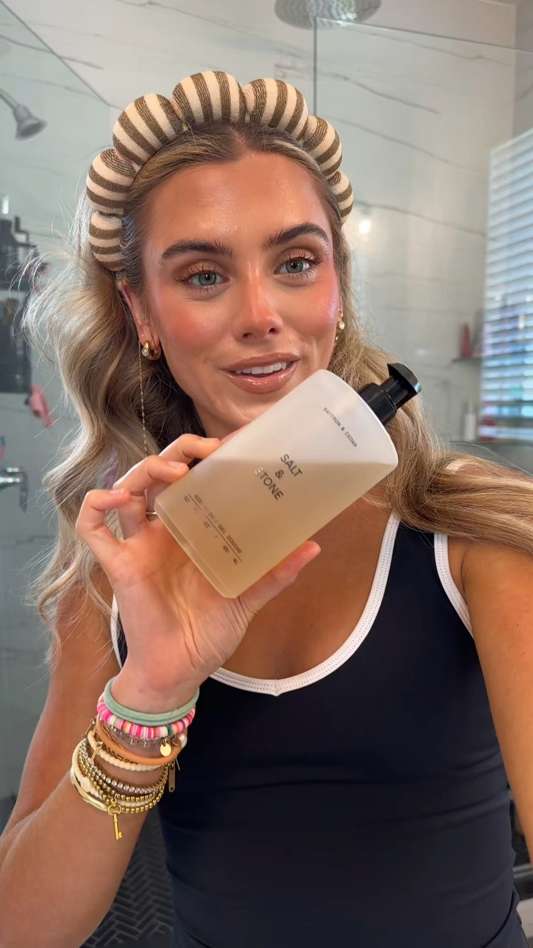 Salt and stone body wash. An aromatic gel cleanser infused with seaweed extracts and hyaluronic acid for a rich, hydrating lather that leaves skin soft and smooth @Salt & Stone