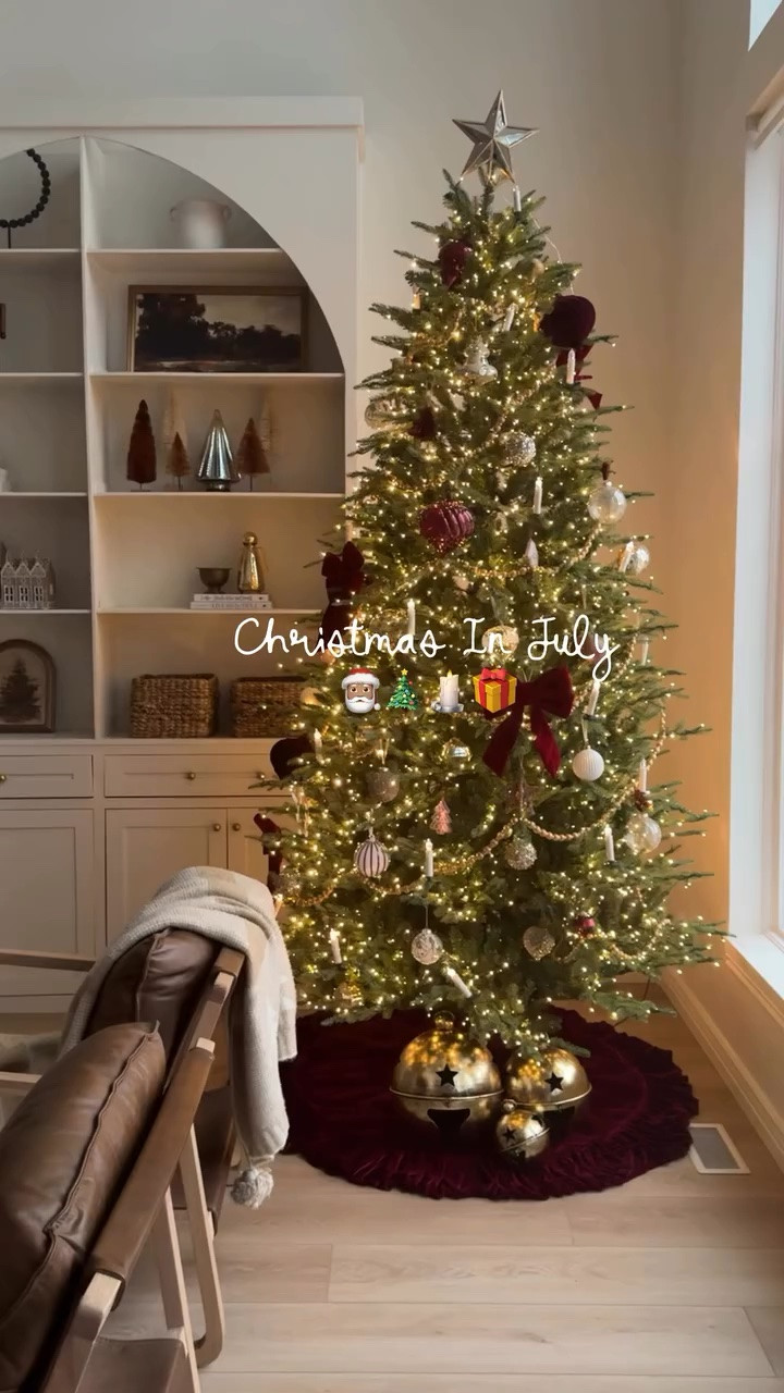 In 6 months, life will look and feel like this again! So excited for all the magic! Follow @ourmountainsidehome_1 for classic and traditional holiday decor!  Christmas, Christmas tree, Christmas in July, Ralph Lauren Christmas, traditional, cozy.  #christmas #christmastree #ralphlaurenchristmas #christmasinjuly #nancymeyersinteriors