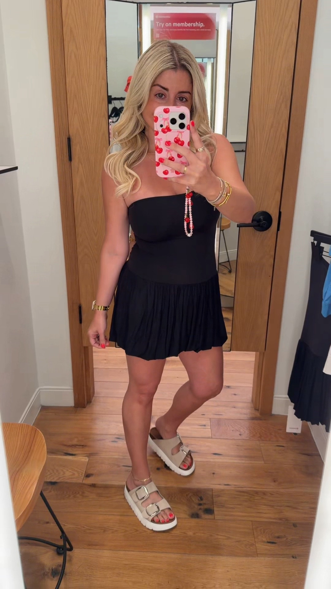 New @lululemon dress✨
Size xs
Sandals tts