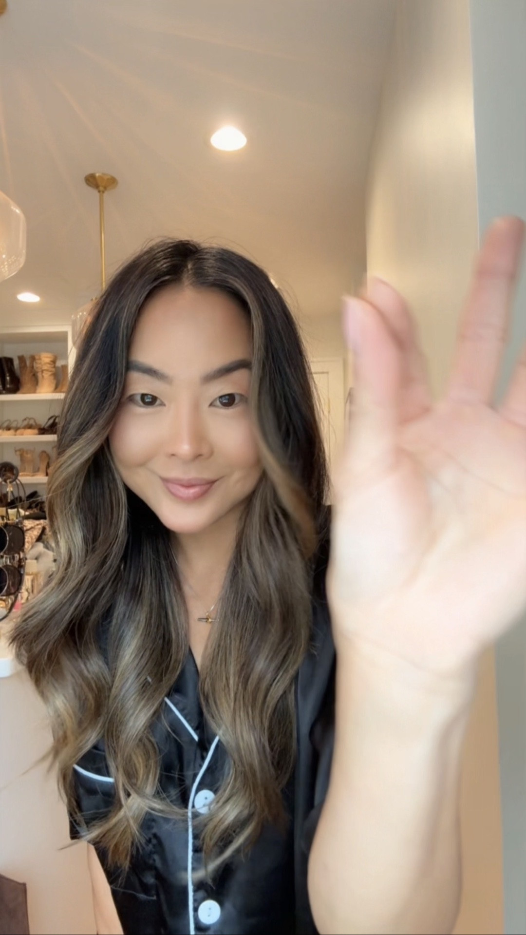 Love this “in between my appts” grey/root touch up!! I got shade 4N