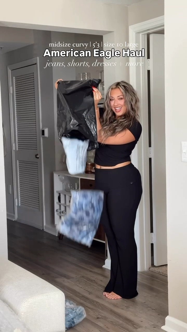 American Eagle Haul with jeans, shorts, jumpsuits and more. The perfect summer essentials or wedding guests options!

Sizes:
Jeans: US10 regular
Jumpsuit: medium (runs big)
Tops: medium
Two piece blue set: large 



#LTKStyleTip #LTKSeasonal #LTKFindsUnder100