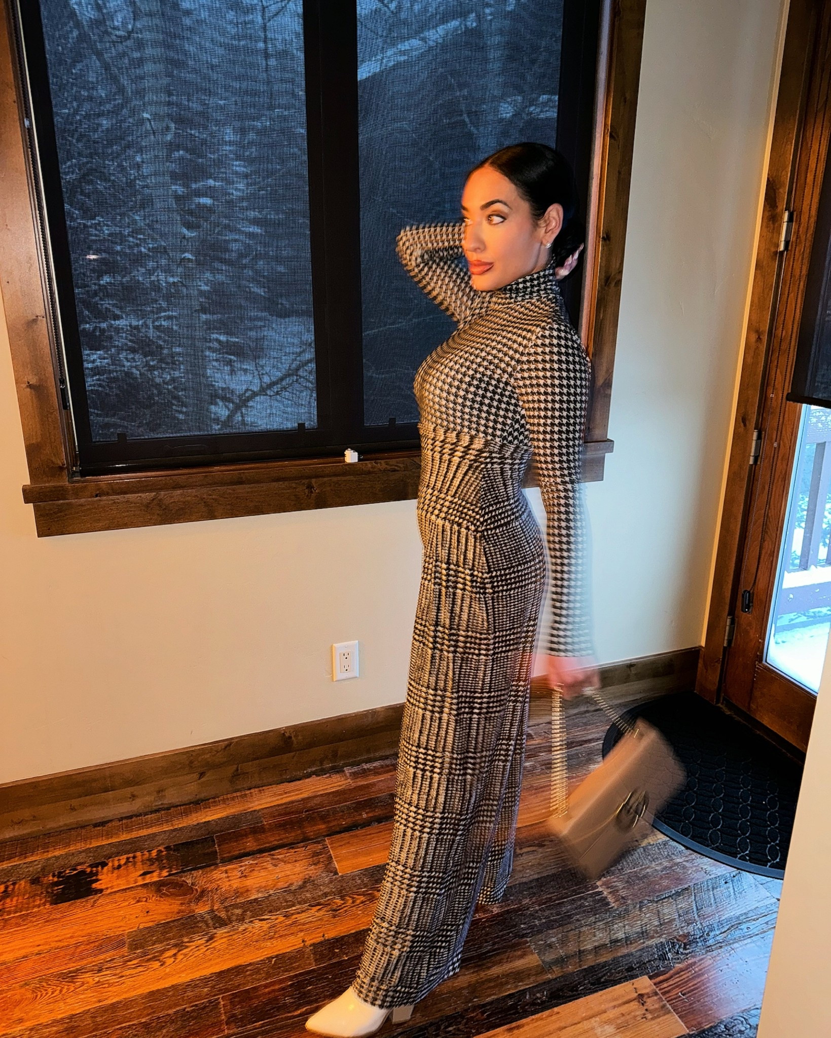 I intentionally mismatched two patterns: houndstooth & plaid prints (def recommend sizing down on the pants if you’re short like me) 

#LTKStyleTip #LTKPetite #LTKTravel