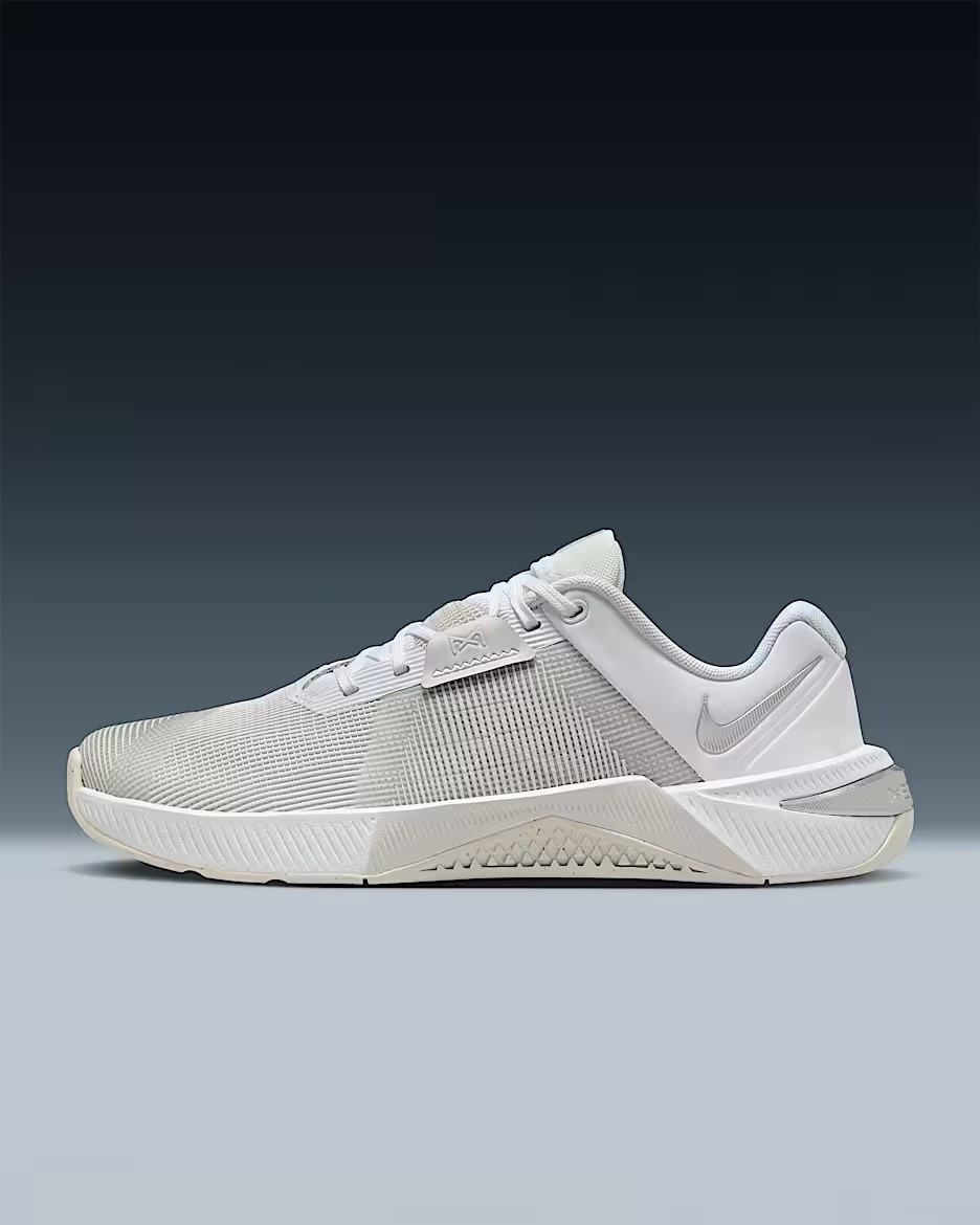 Mi esposo me regaló las nuevas Nike Metcon 10 en blancas y las amo 😍