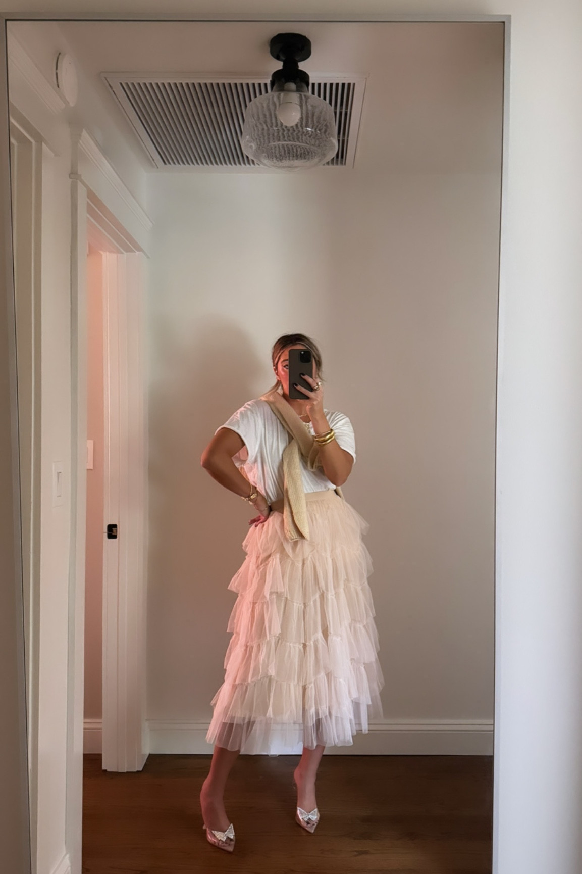 carrie bradshaw vibes, but on a budget! Love this tulle skirt for the holidays @cupshe #cupshecrew CaitlynW15 15% off on $70+ // CaitlynW20 20% off on $109+ #cupshe #ad 