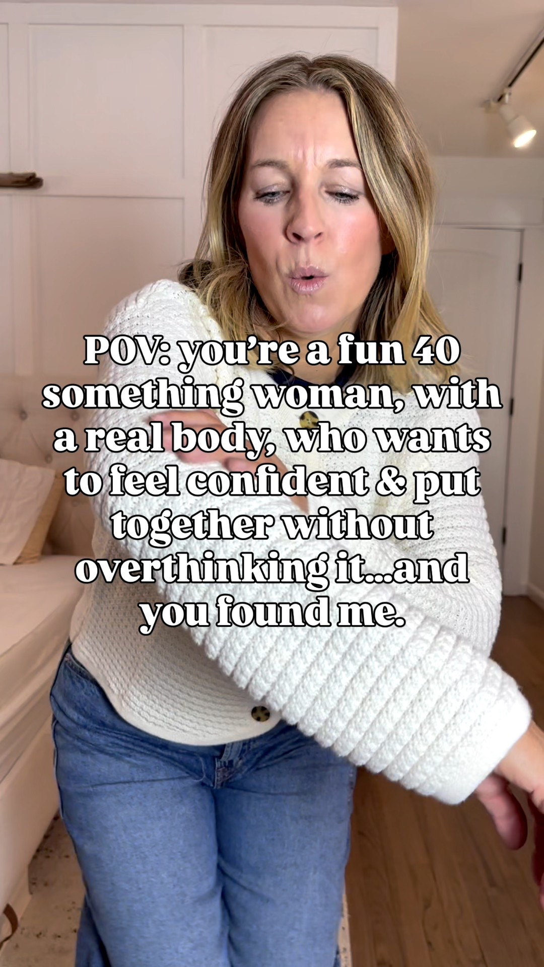 Welcome friend! Over here we are working on getting our bodies back but in case that never happens, we dress the ones we have and we look good and feel good doing it!!! I’m here to help hide your insecurities and get your confidence back by looking effortless everyday without the hassle! Medium tops and tts 29/8 regular jeans! 🤌🏼🤌🏼🤌🏼