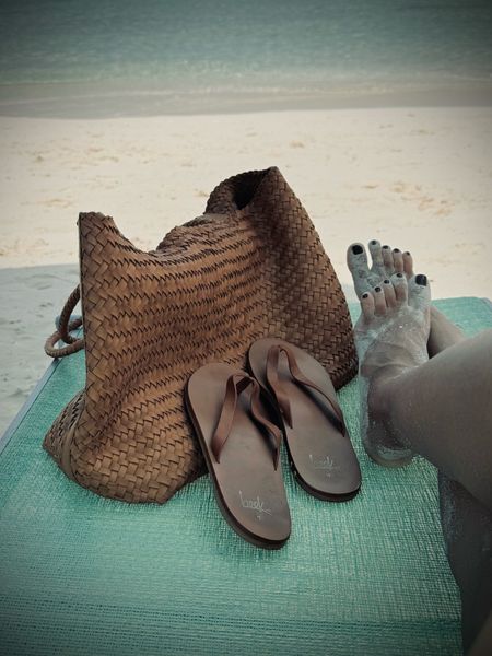 Beach days essentials
Use code “Emmyinstyle” for 10% off shoes

#LTKSeasonal #LTKitbag #LTKshoecrush