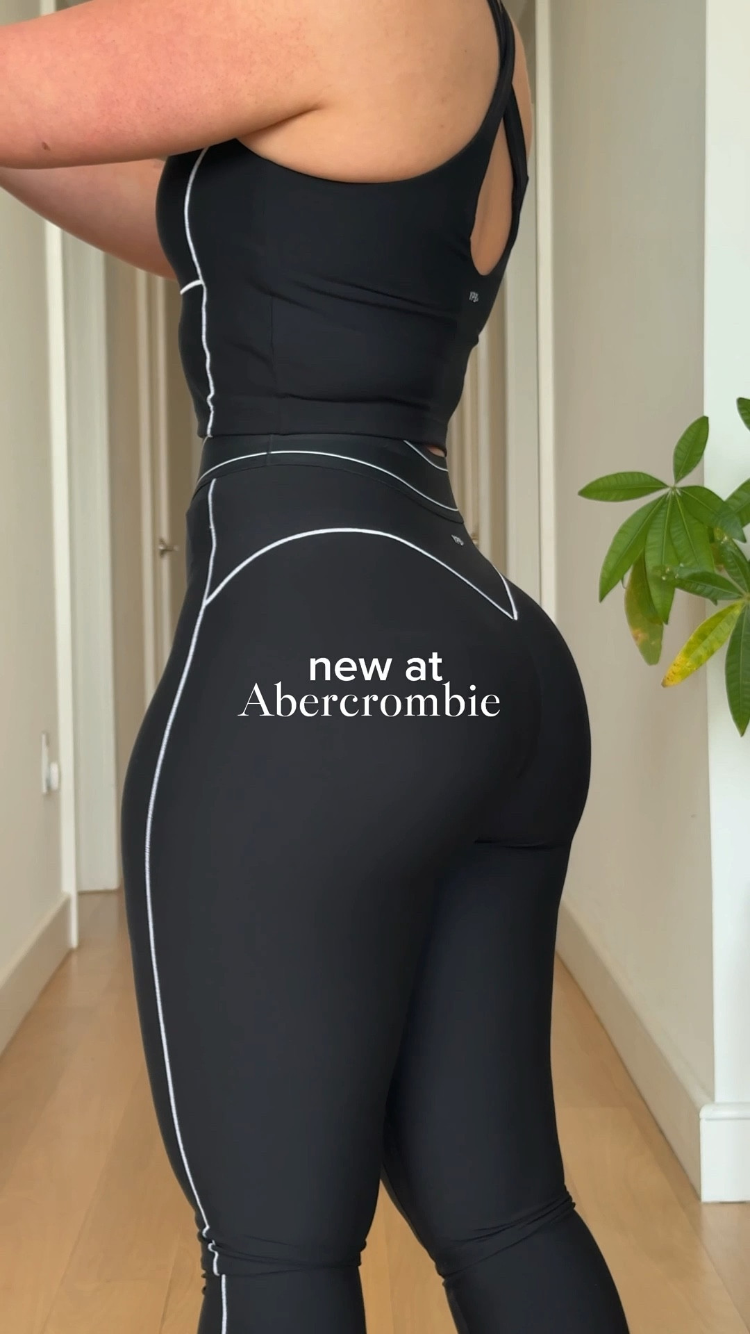 #AbercrombiePartner the most gorgeous activewear sets for the low-impact girlies from @abercrombie <3 wearing size Small (small petite in the leggings) for everything!

