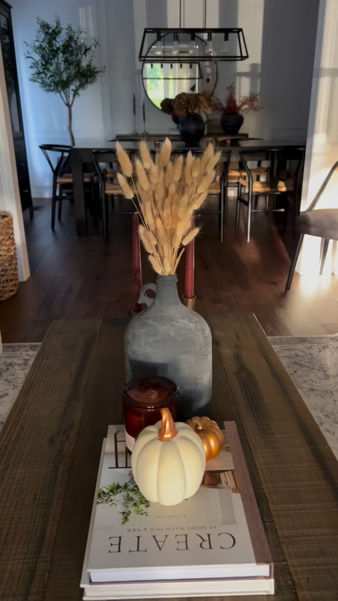 Golden hour in Autumn hits different…the afternoon light in my dining room makes me happy. 

Links 🔗 in bio for Amazon Storefront “fall home”

#fallhomedecor #autumndecor #falldecor #falldiningroom #fall #diningroom #goldenhour #homedecor #canadianhome #cozyhome #cozyfalldecor