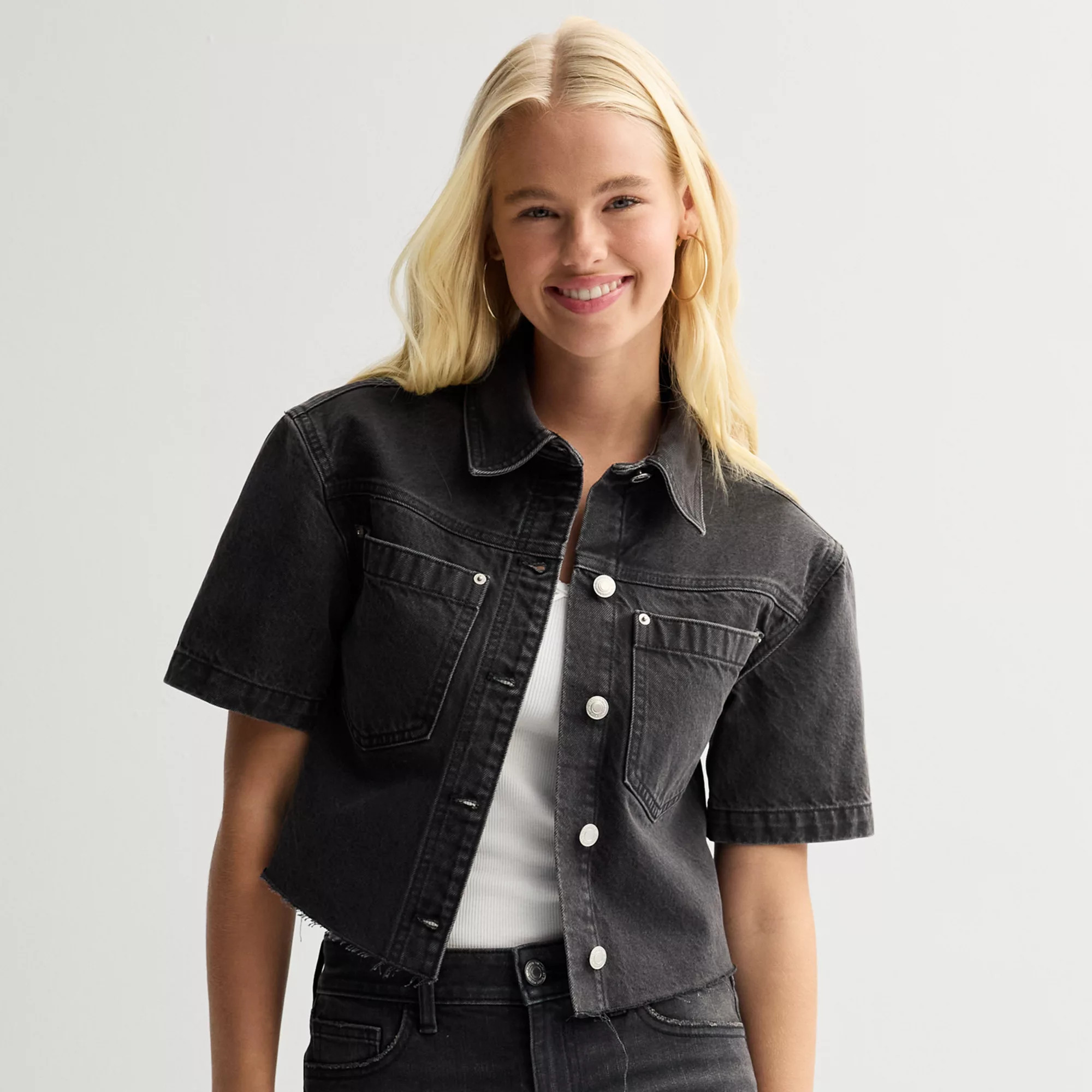 Juniors' SO® Cropped Denim Shirt | Kohl's