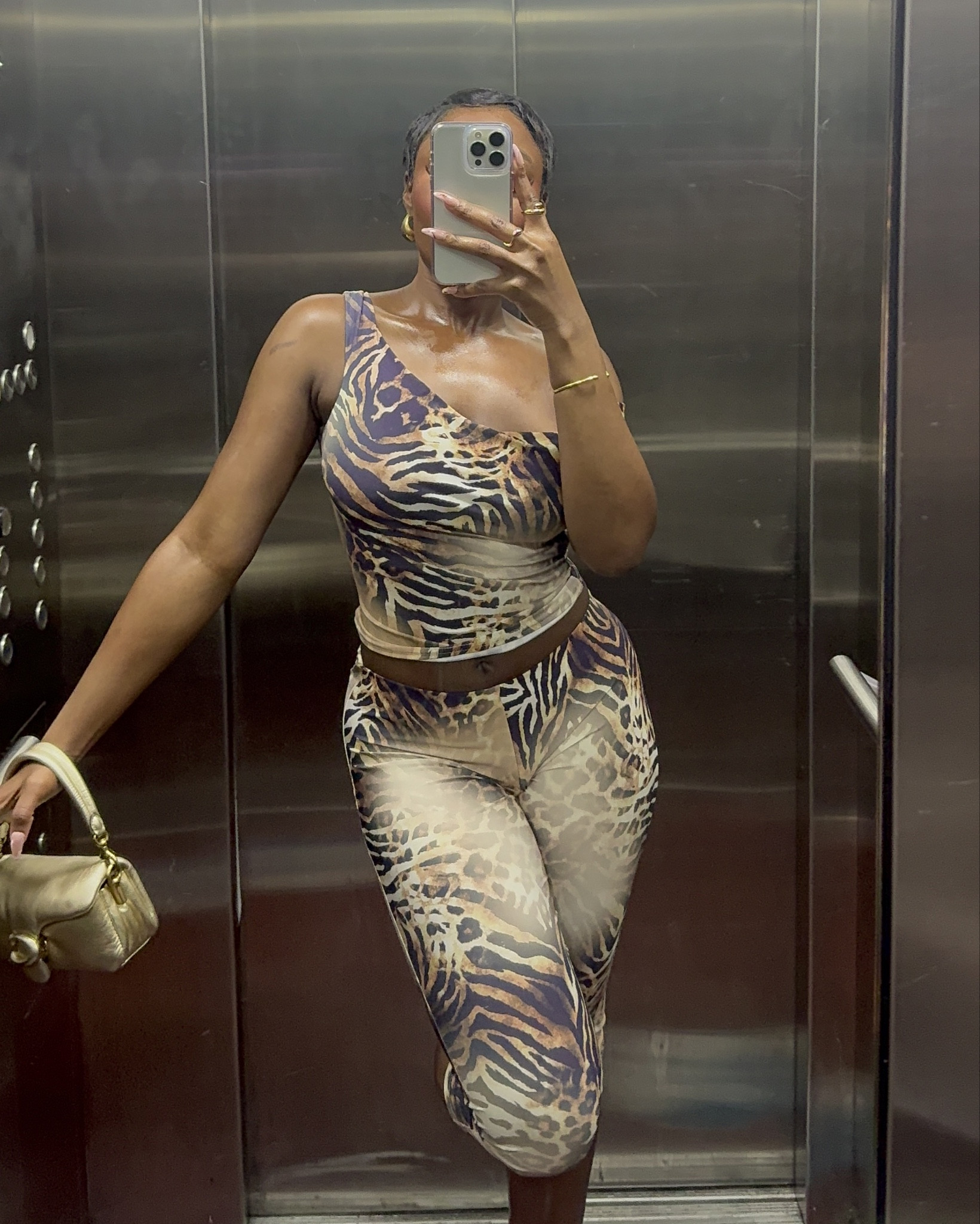 outfit of the night 🐆

co ord, capris, outfit of the night, fashion inspo, outfit inspo 

#LTKstyletip #LTKuk #LTKpartywear
