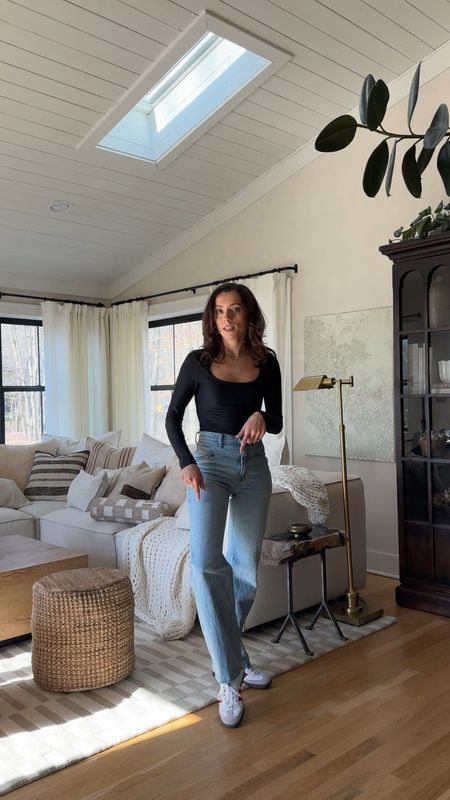 90s relaxed fit! One of Abercrombie’s best selling fits. Super comfortable denim and have a good amount of stretch to them!! $57.38 with code DENIMAF 

#LTKVideo #LTKsalealert